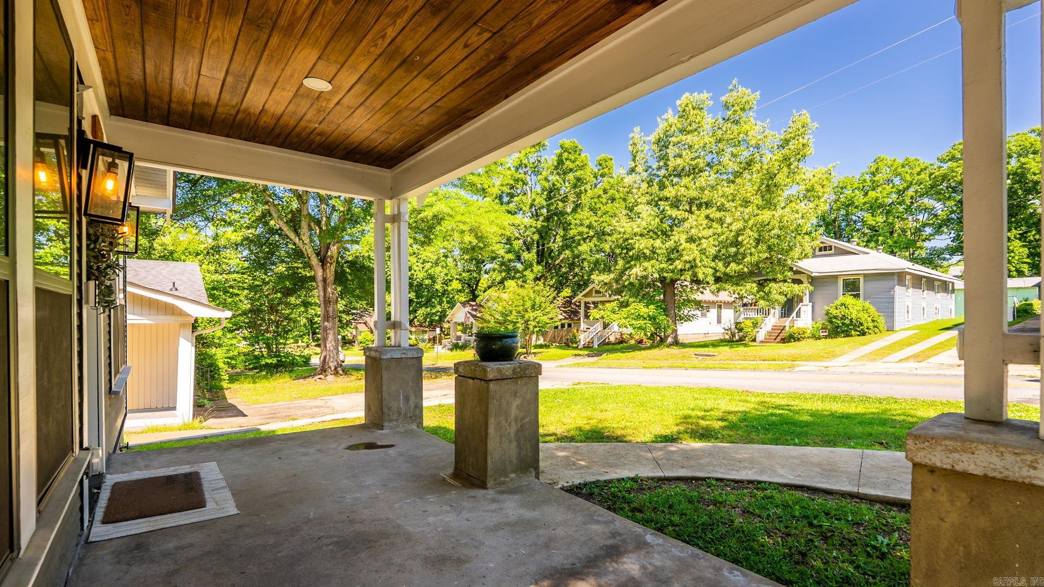 ADAMS HOWARD - Residential