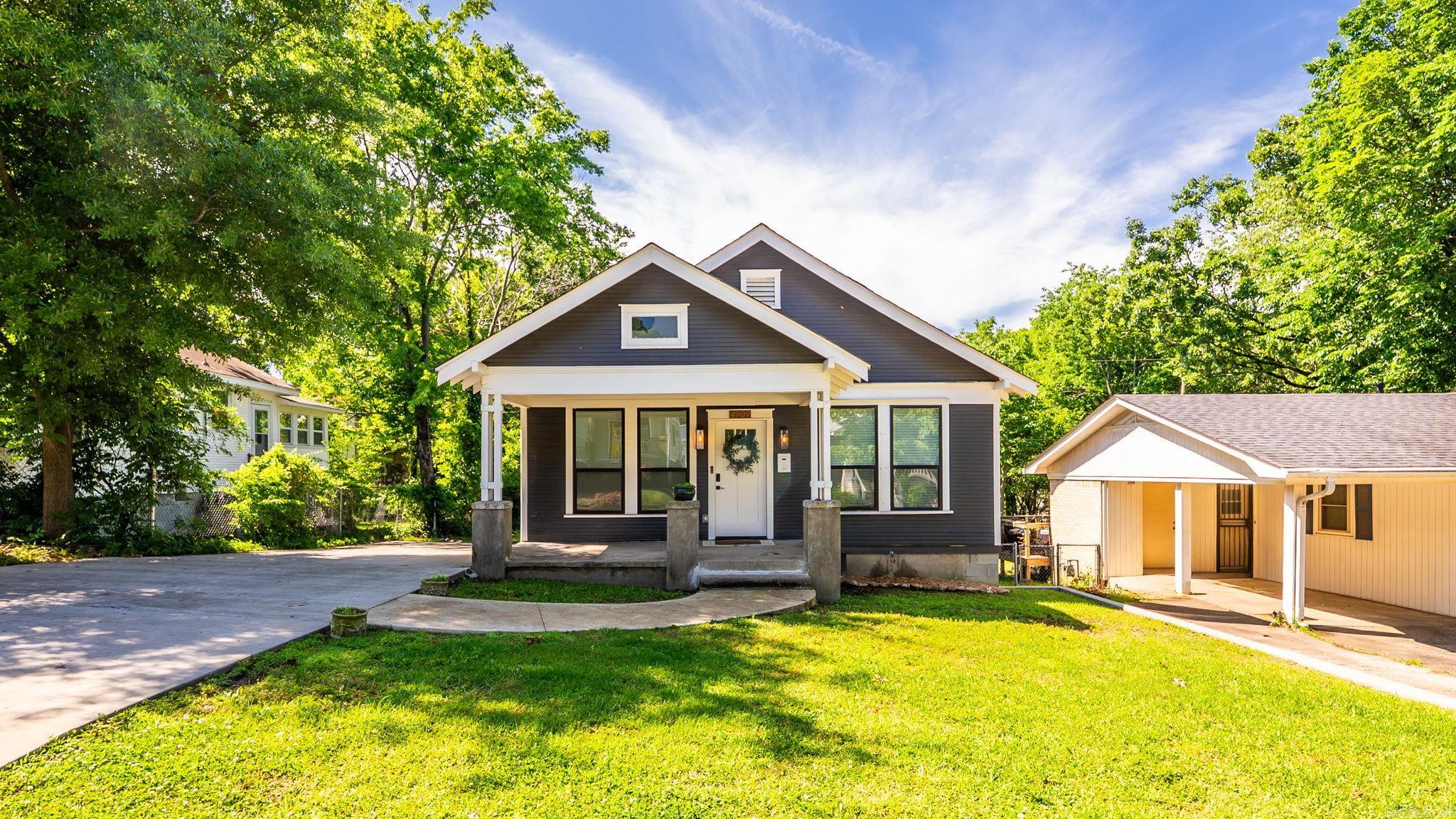 ADAMS HOWARD - Residential