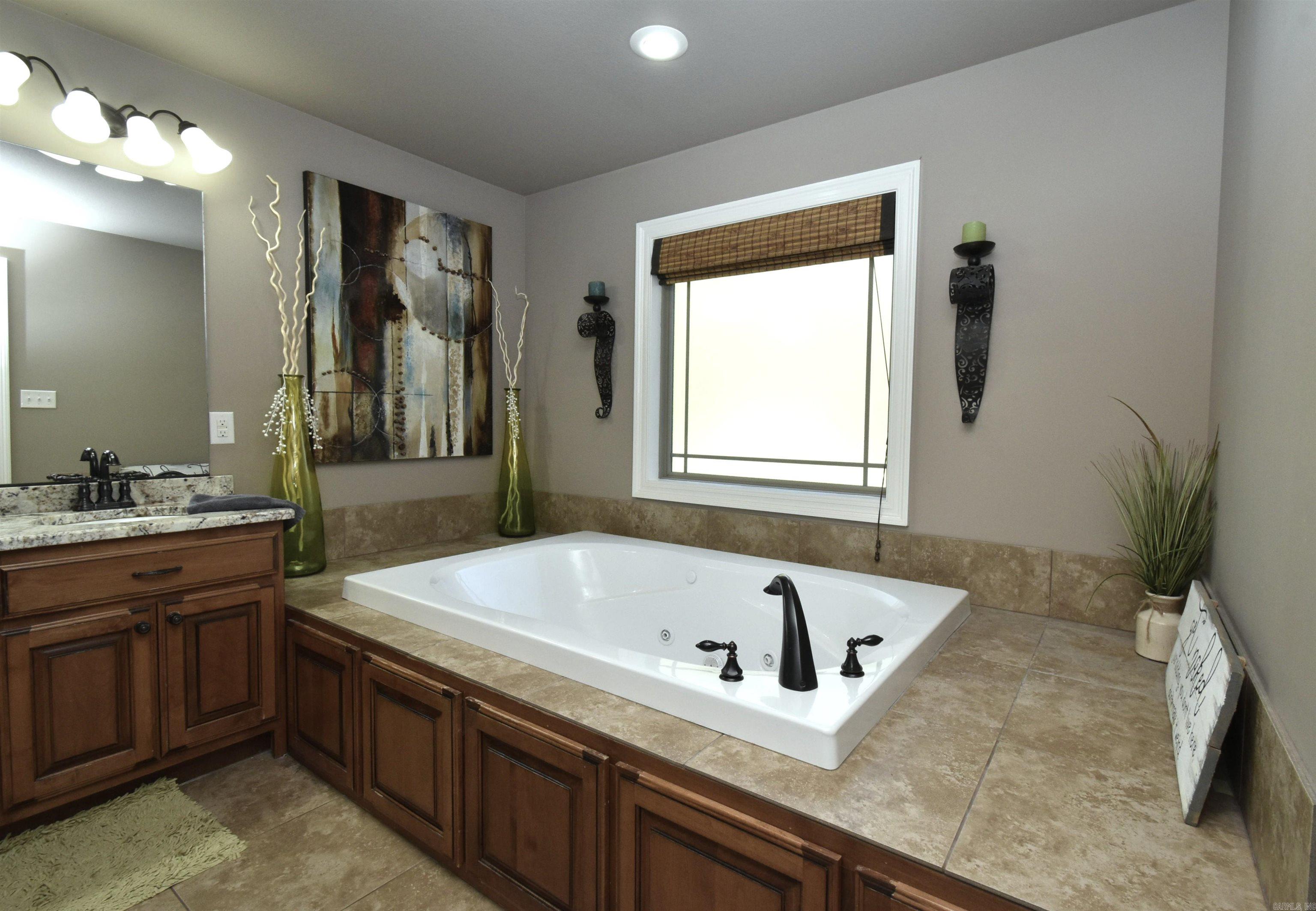 CARRIAGE HILL - Residential