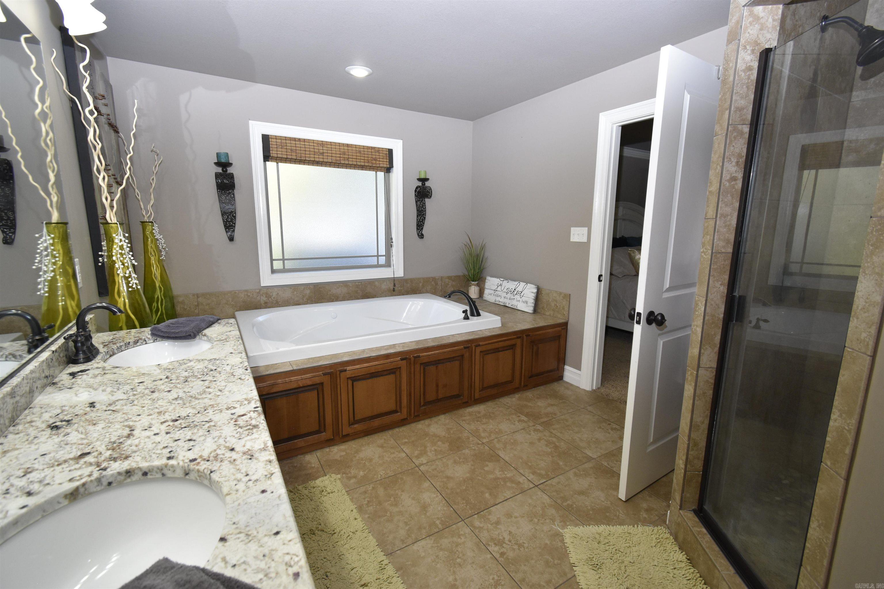 CARRIAGE HILL - Residential