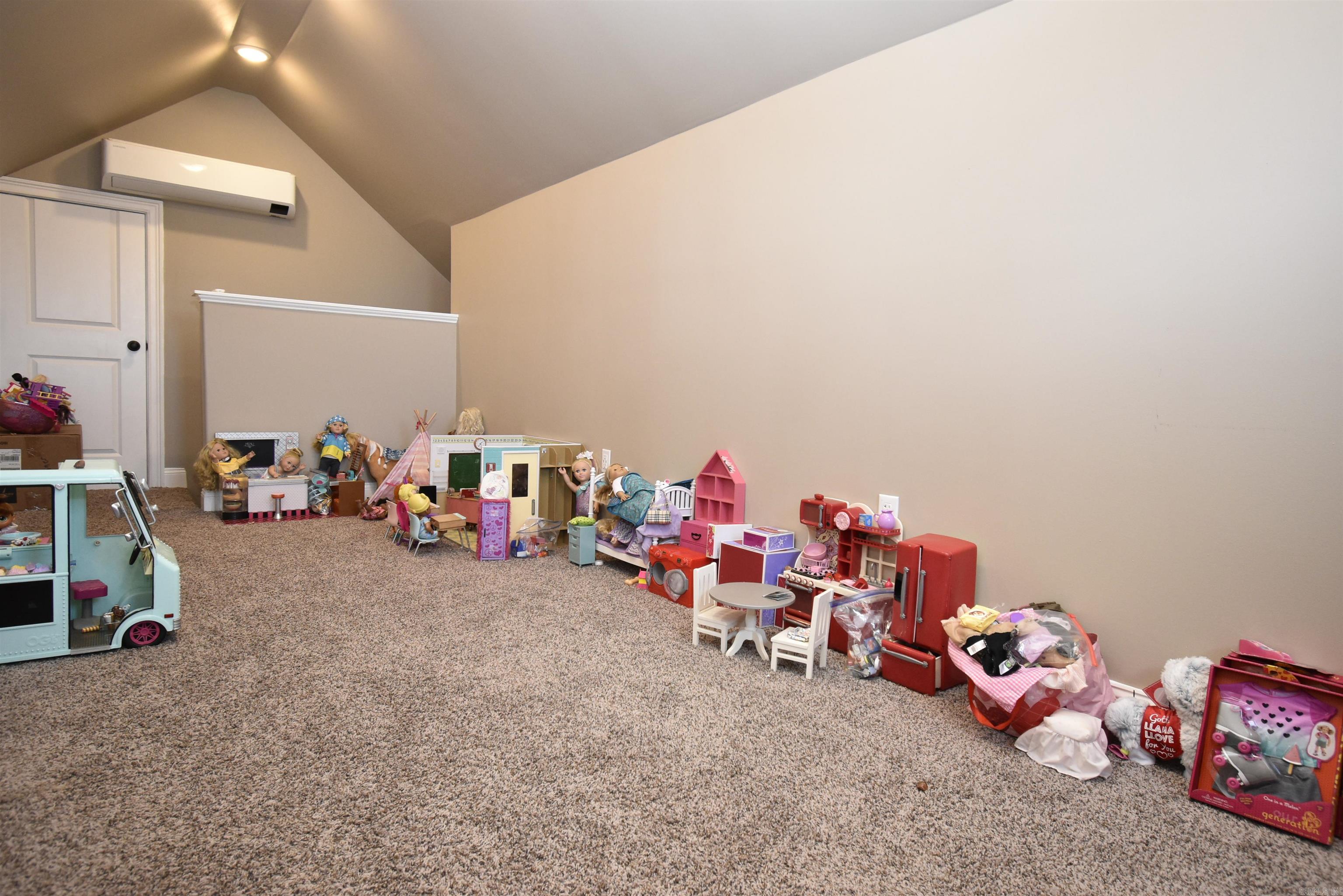 CARRIAGE HILL - Residential