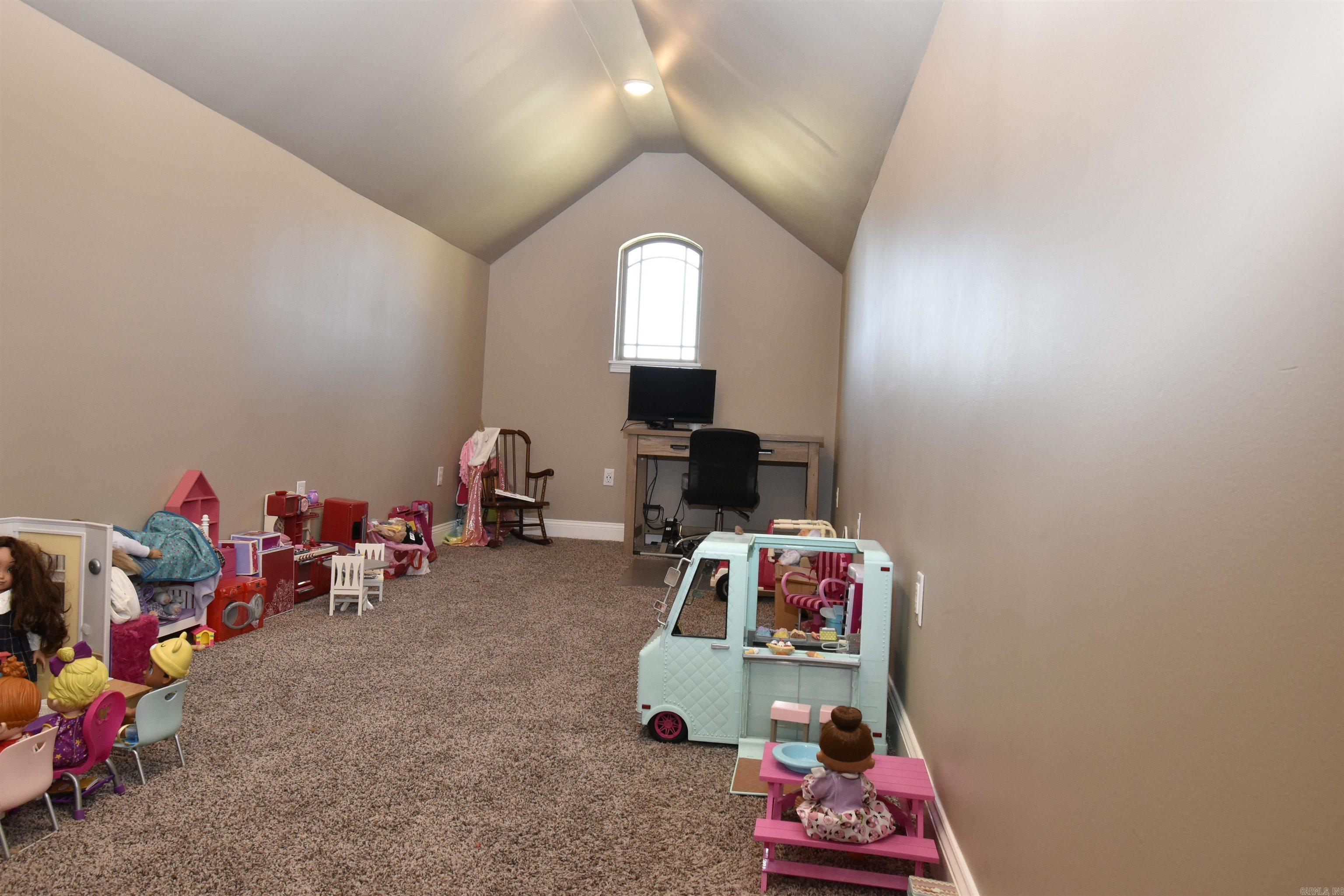 CARRIAGE HILL - Residential