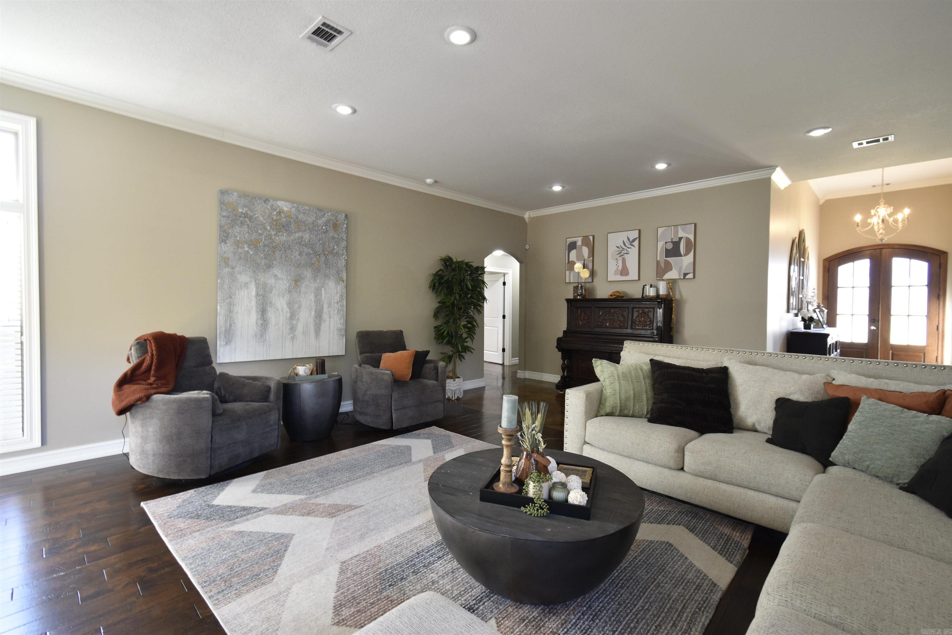 CARRIAGE HILL - Residential