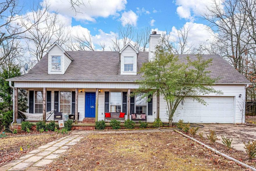 Beautiful Home in the Heart of Cabot.  This home features 3 bedrooms, 2 and a half bathrooms with HUGE Bonus room upstairs with Master suite Downstairs. Updated Kitchen and New Paint throughout. Fully Fenced Backyard.  This home is convenient to 67/167, Walmart and the Cabot Hospital.