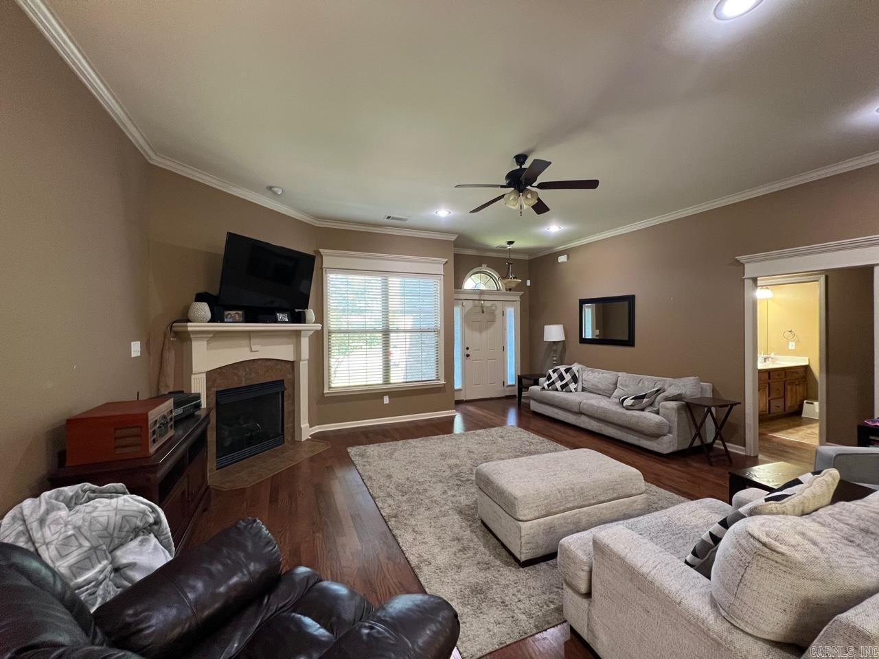 KINGS CROSSING - Residential