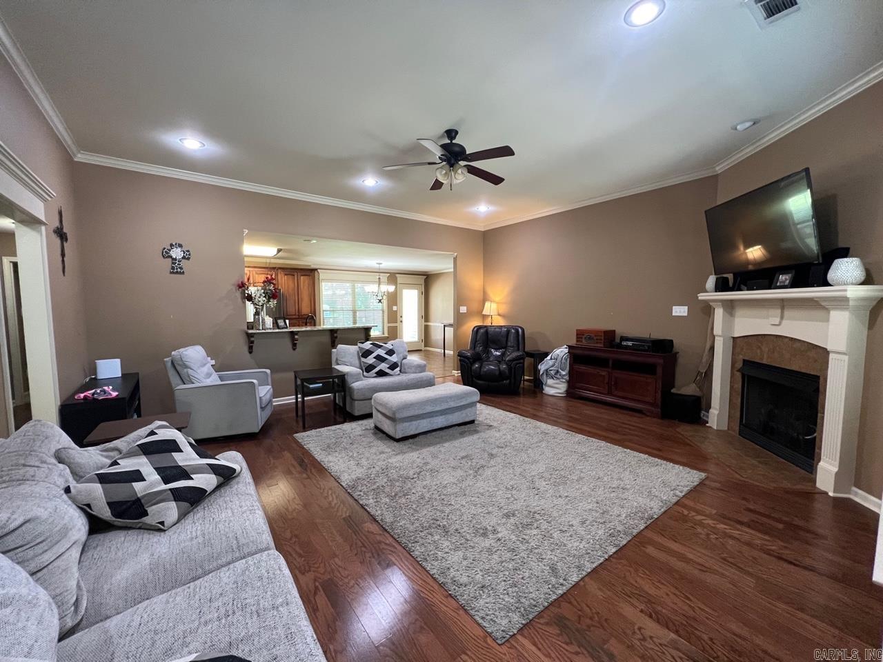 KINGS CROSSING - Residential