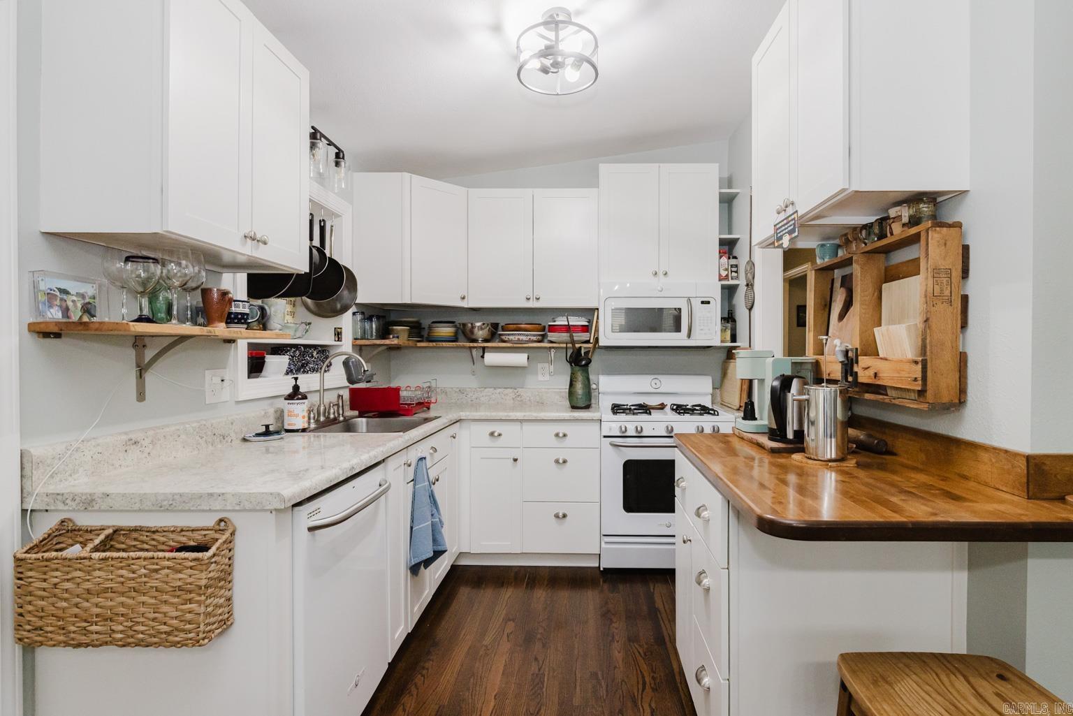 BROADMOOR ADDN - Residential