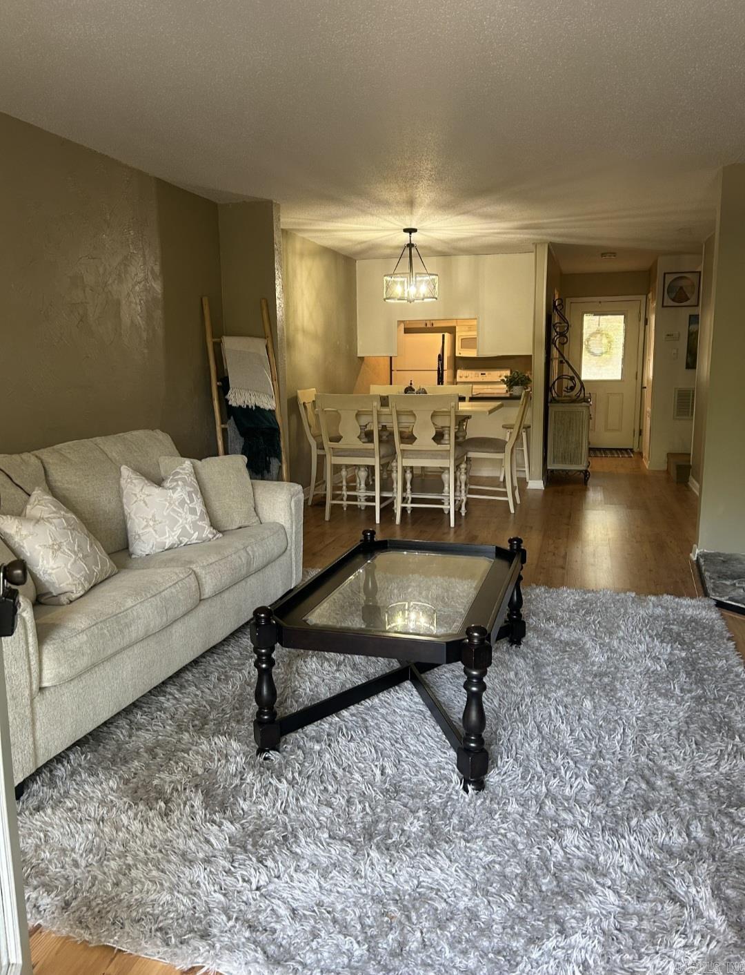 CHELSEA GLADE CONDO - Residential