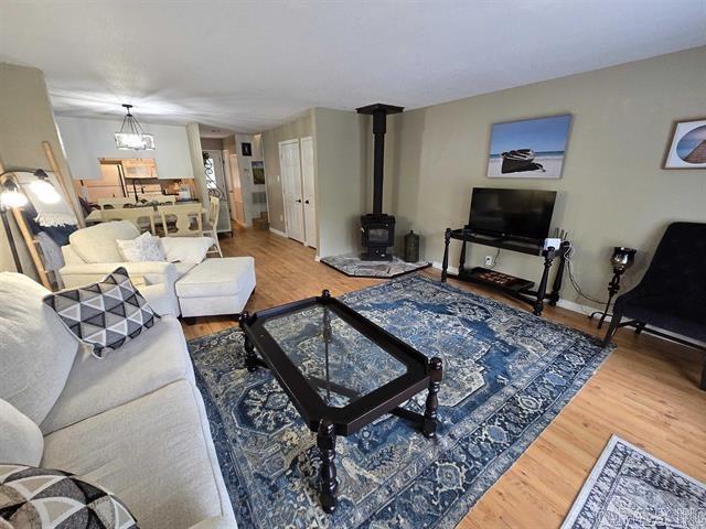 CHELSEA GLADE CONDO - Residential