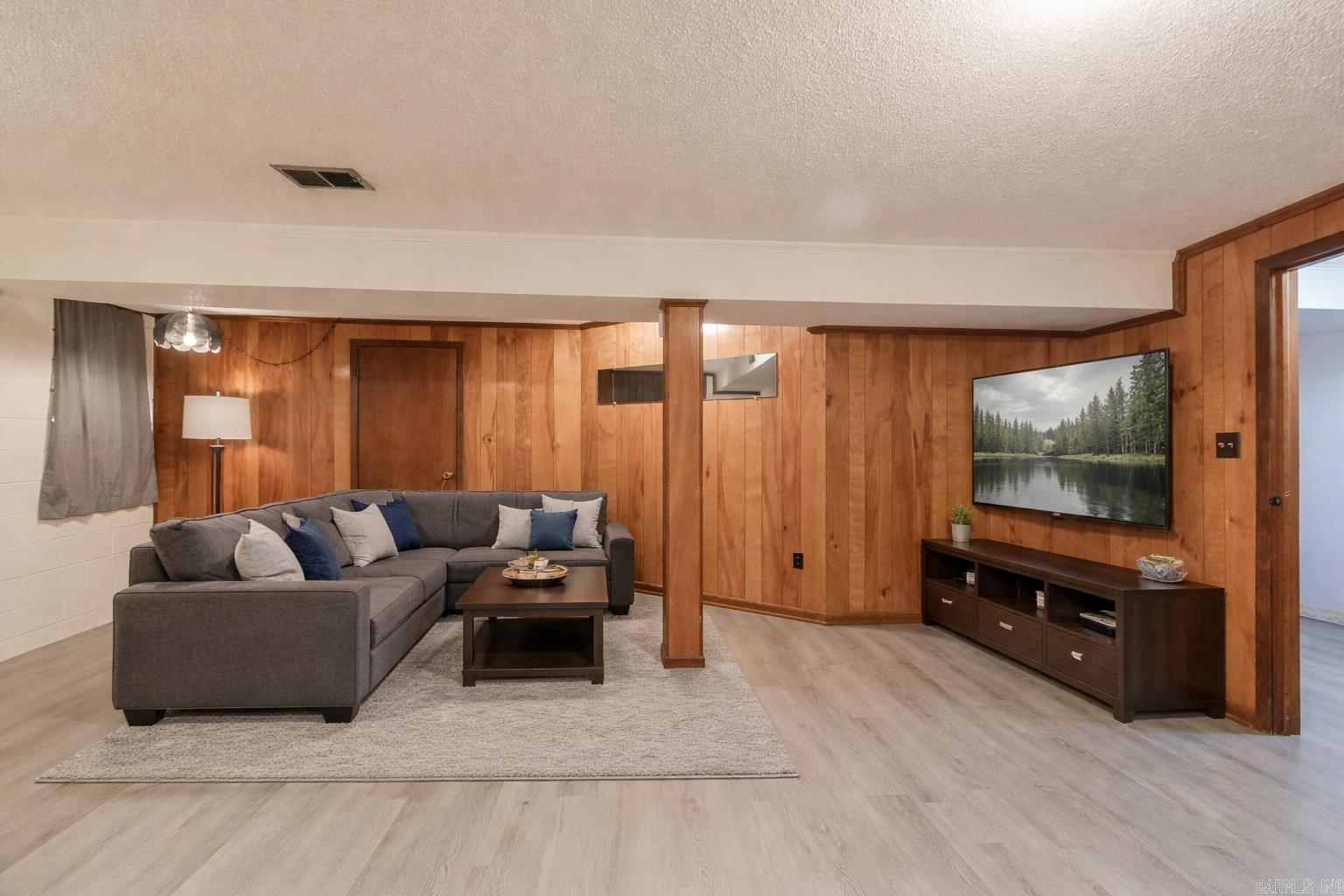 NOBLE ACRES - Residential