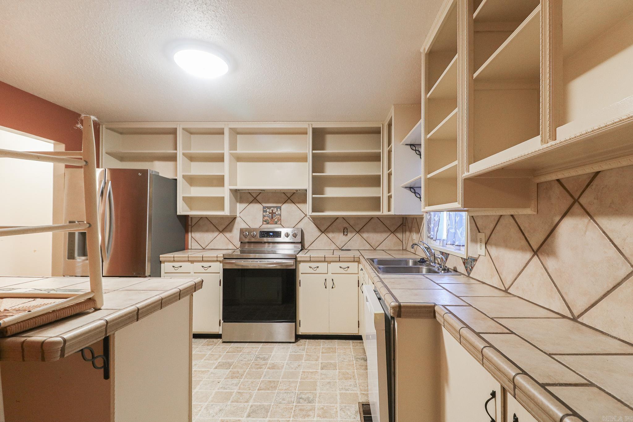 NOBLE ACRES - Residential