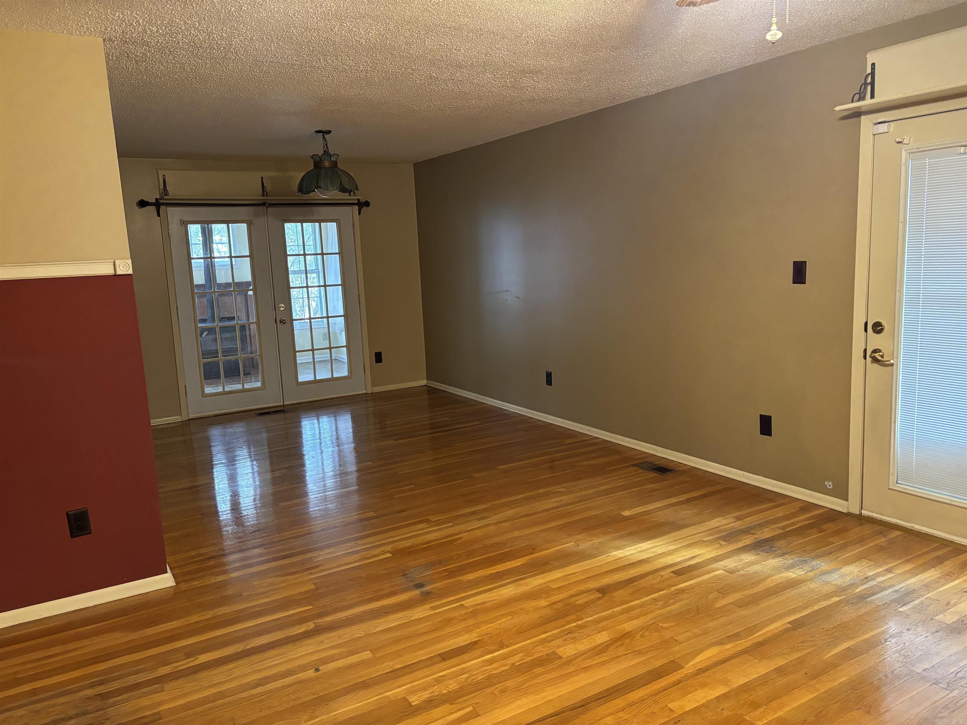 NOBLE ACRES - Residential