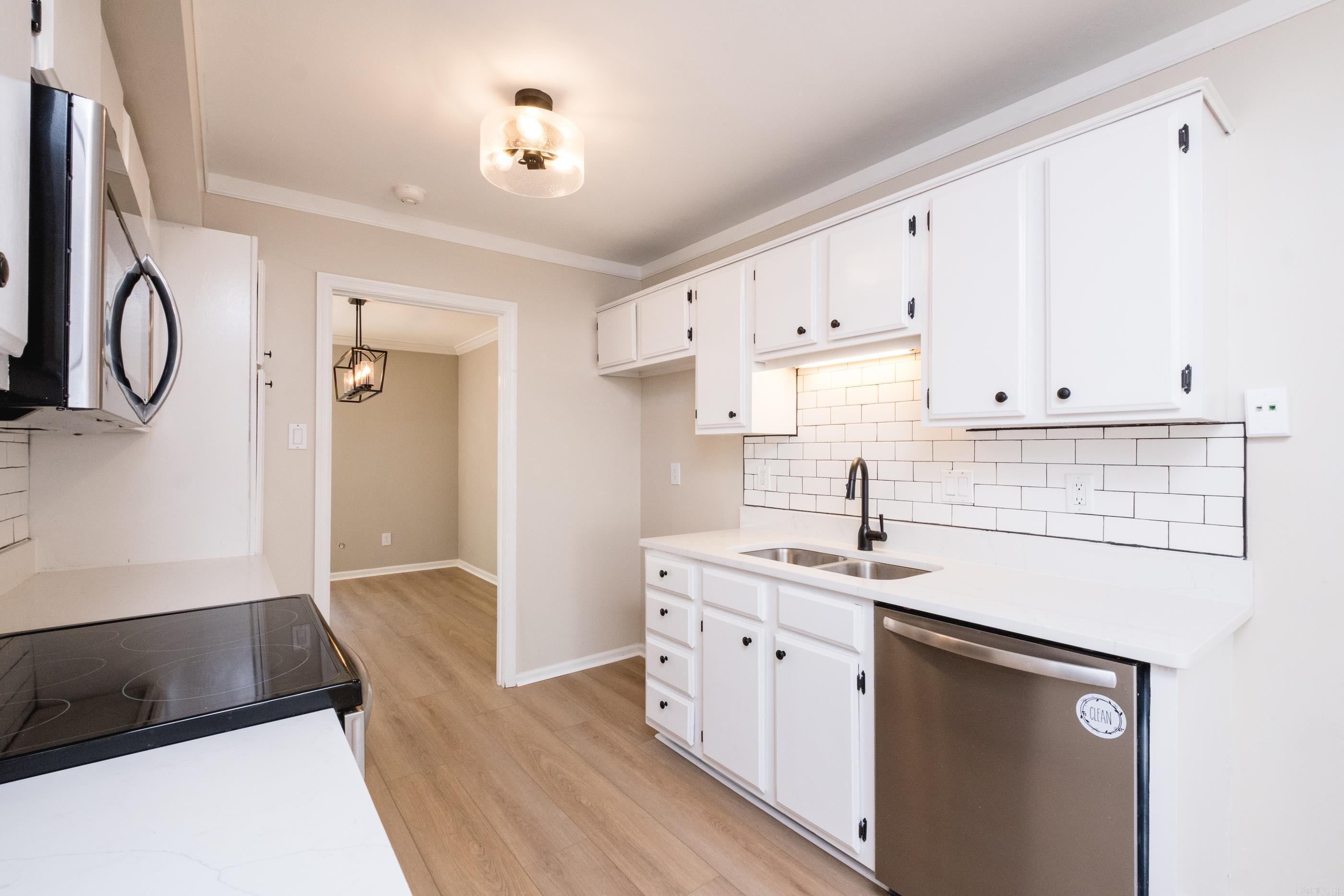 KINGSBRIDGE TWNHSE - Residential