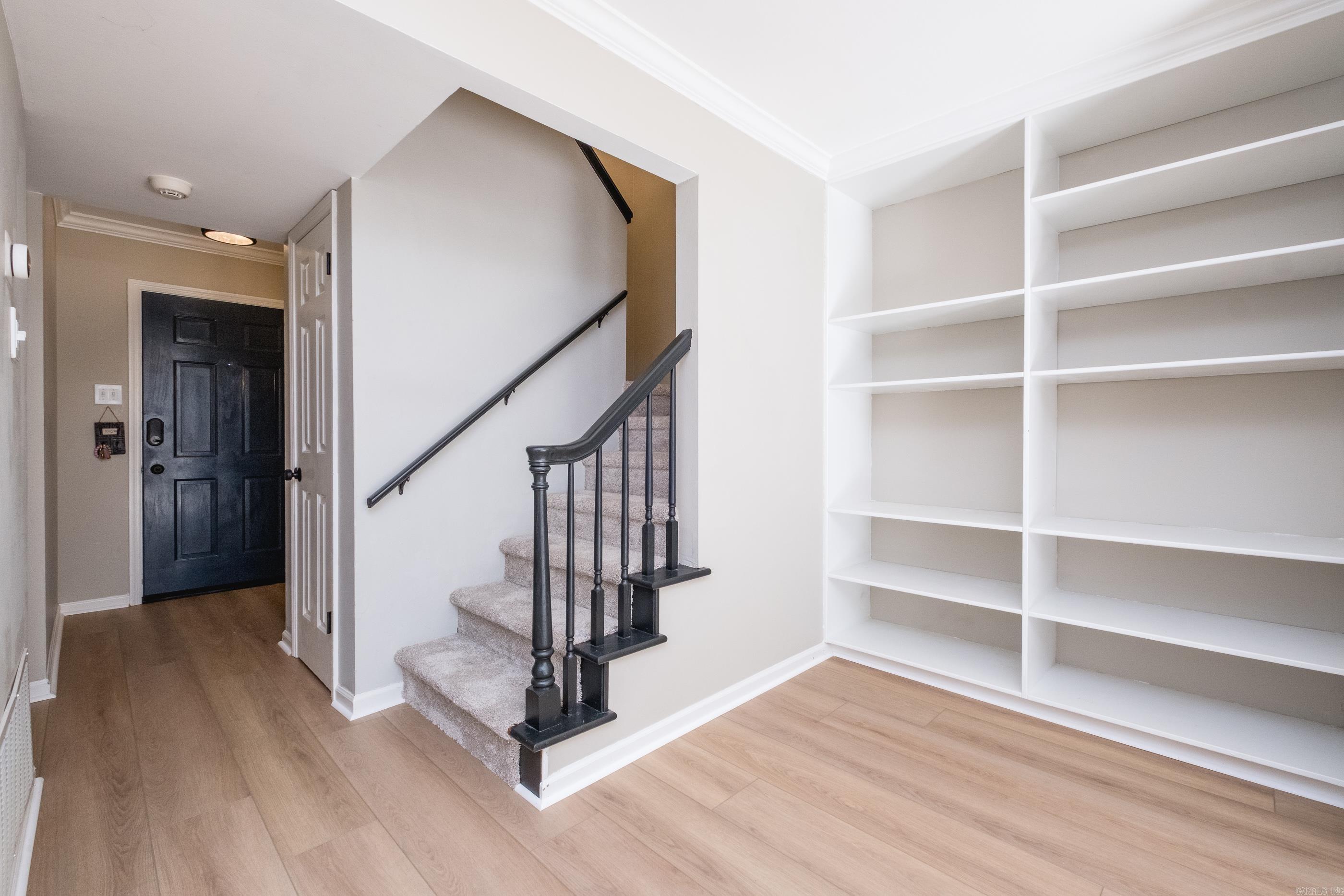 KINGSBRIDGE TWNHSE - Residential