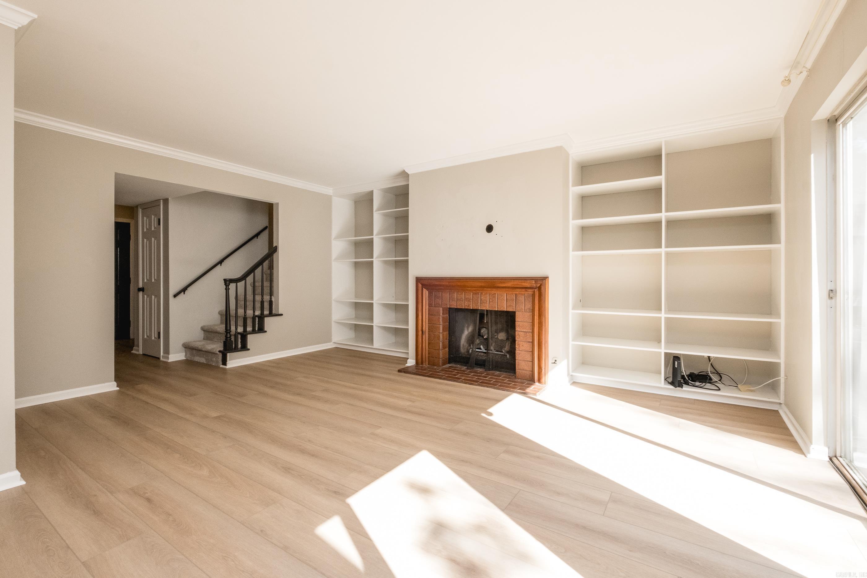 KINGSBRIDGE TWNHSE - Residential