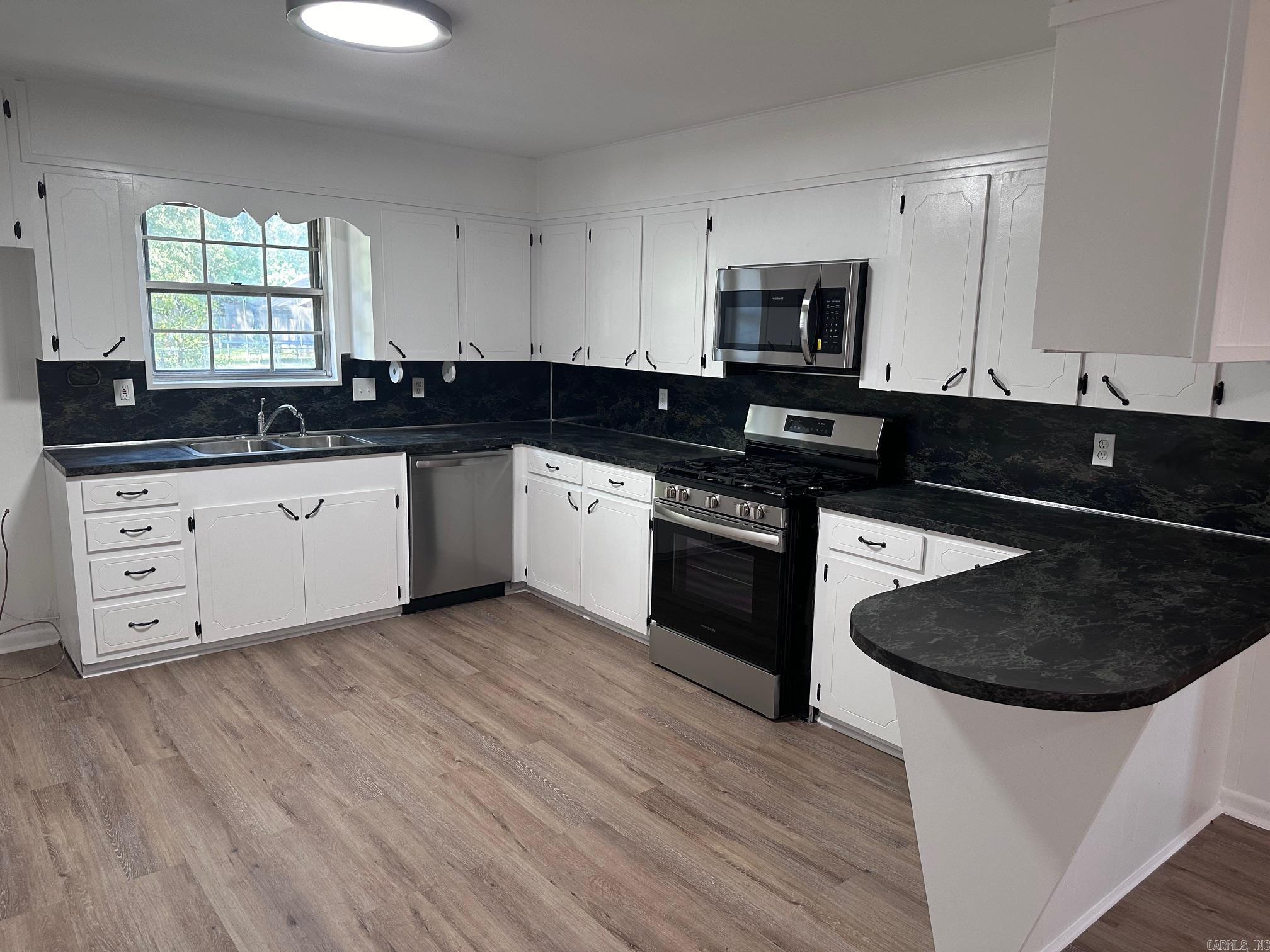 ARBOR OAKS - Residential