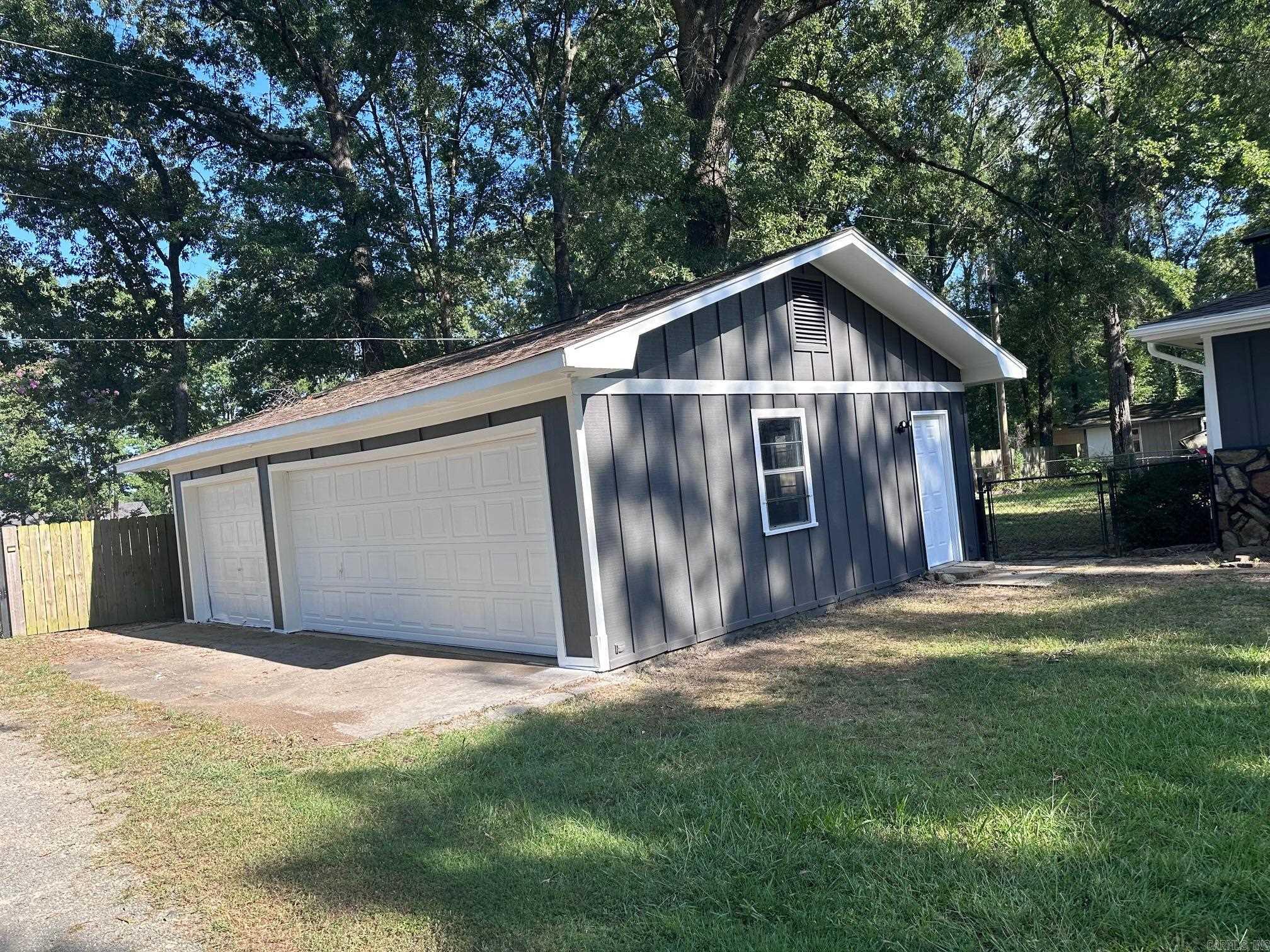 ARBOR OAKS - Residential