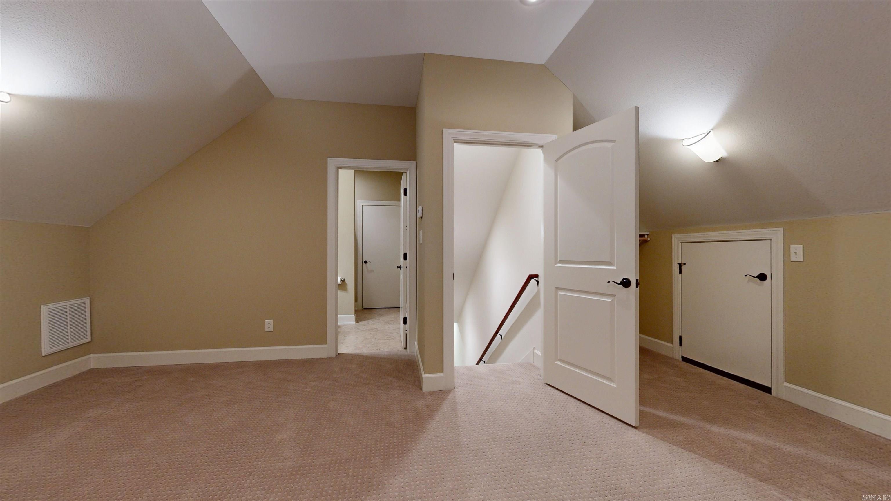 CHENAL VALLEY "TOURNAY CIRCLE" - Residential