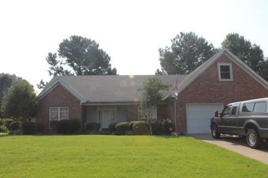 Three Bedroom, Two Bath, Two Garage with Bonus Room in Foxwood Subdivision, located on Cul-de-sac street.  Very nice split floor plan Formal Dining Room, Separate Breakfast area and Absolutely beautiful gourmet kitchen all new since 2010.  Floors features, stain concrete, tile and carpet.  Fenced in back yard oasis with plenty of patio space for lots of outdoor entertaining.  Two Geo Thermal HVAC units, home has been freshly painted this year and is ready for you to move in.  Call for your appt today.