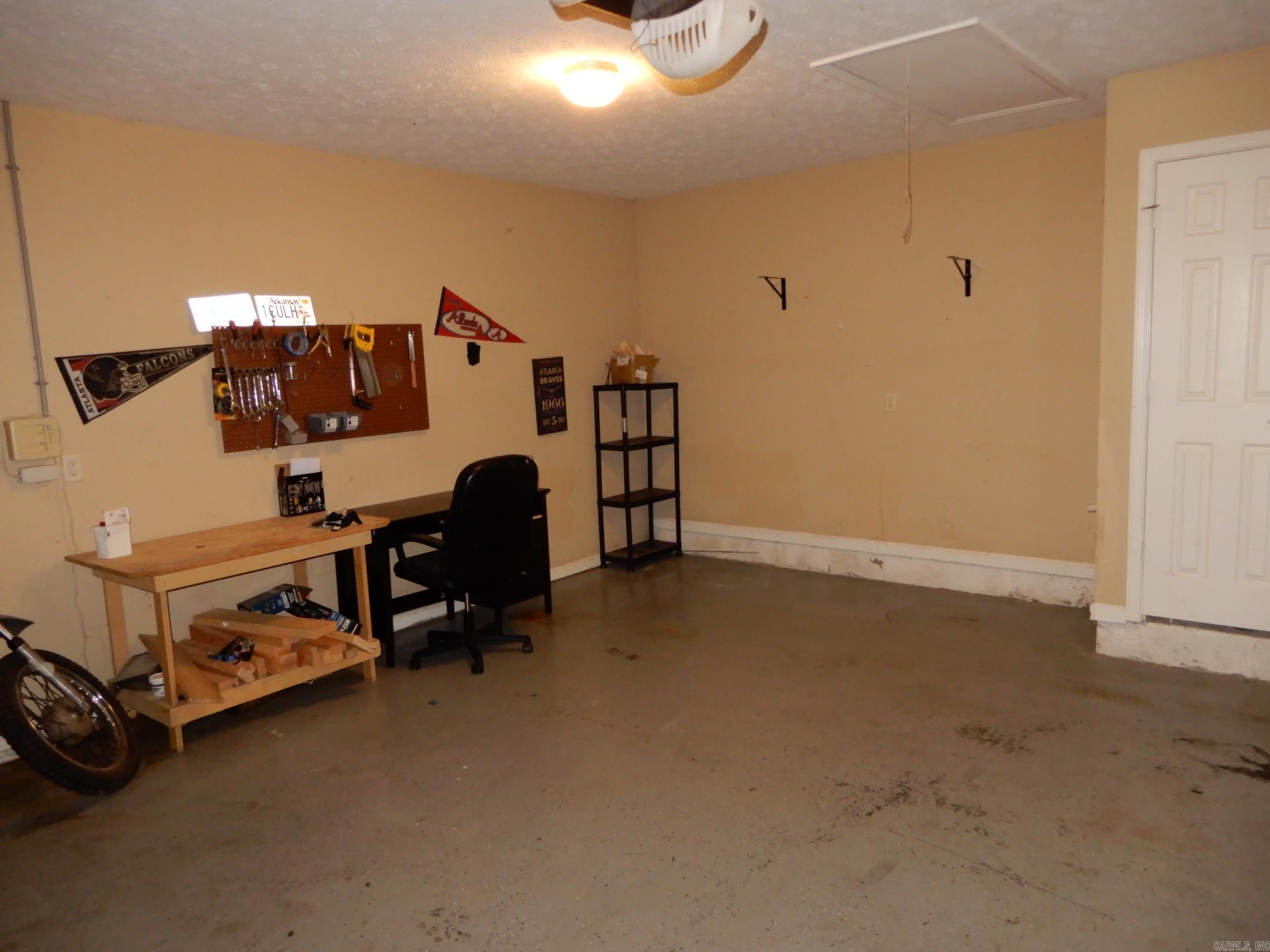 WILLOW LAKE - Residential