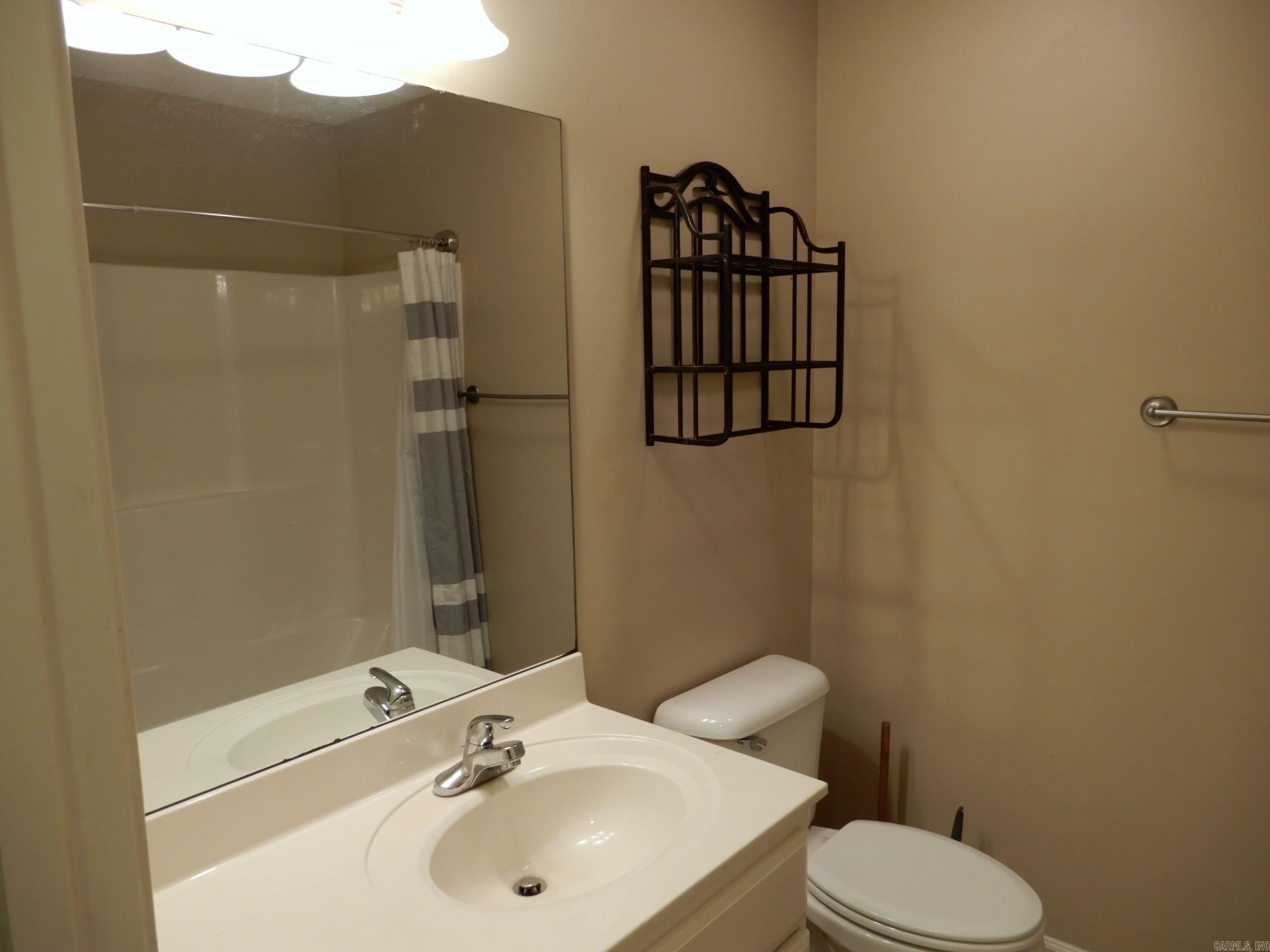 WILLOW LAKE - Residential