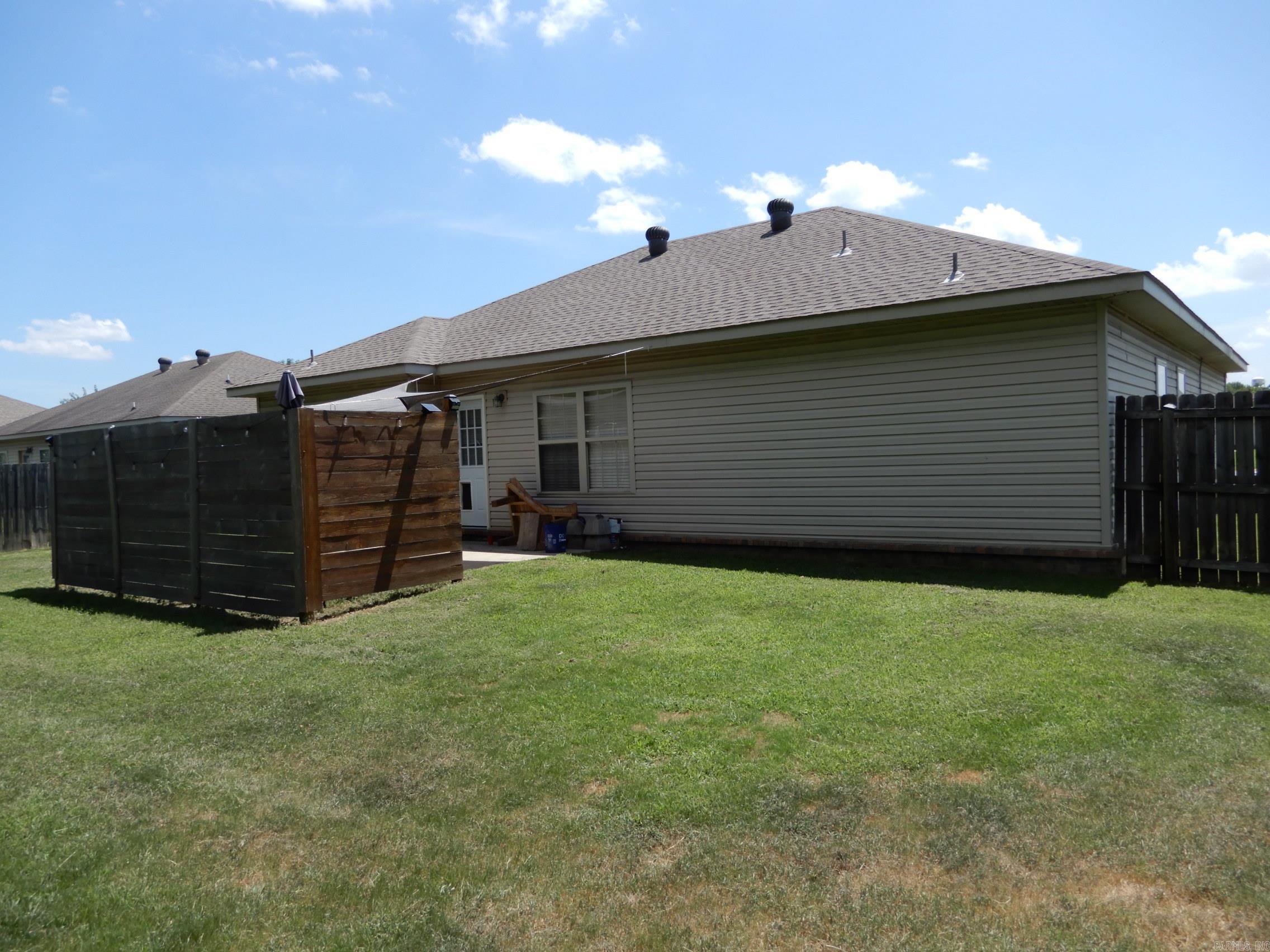 WILLOW LAKE - Residential