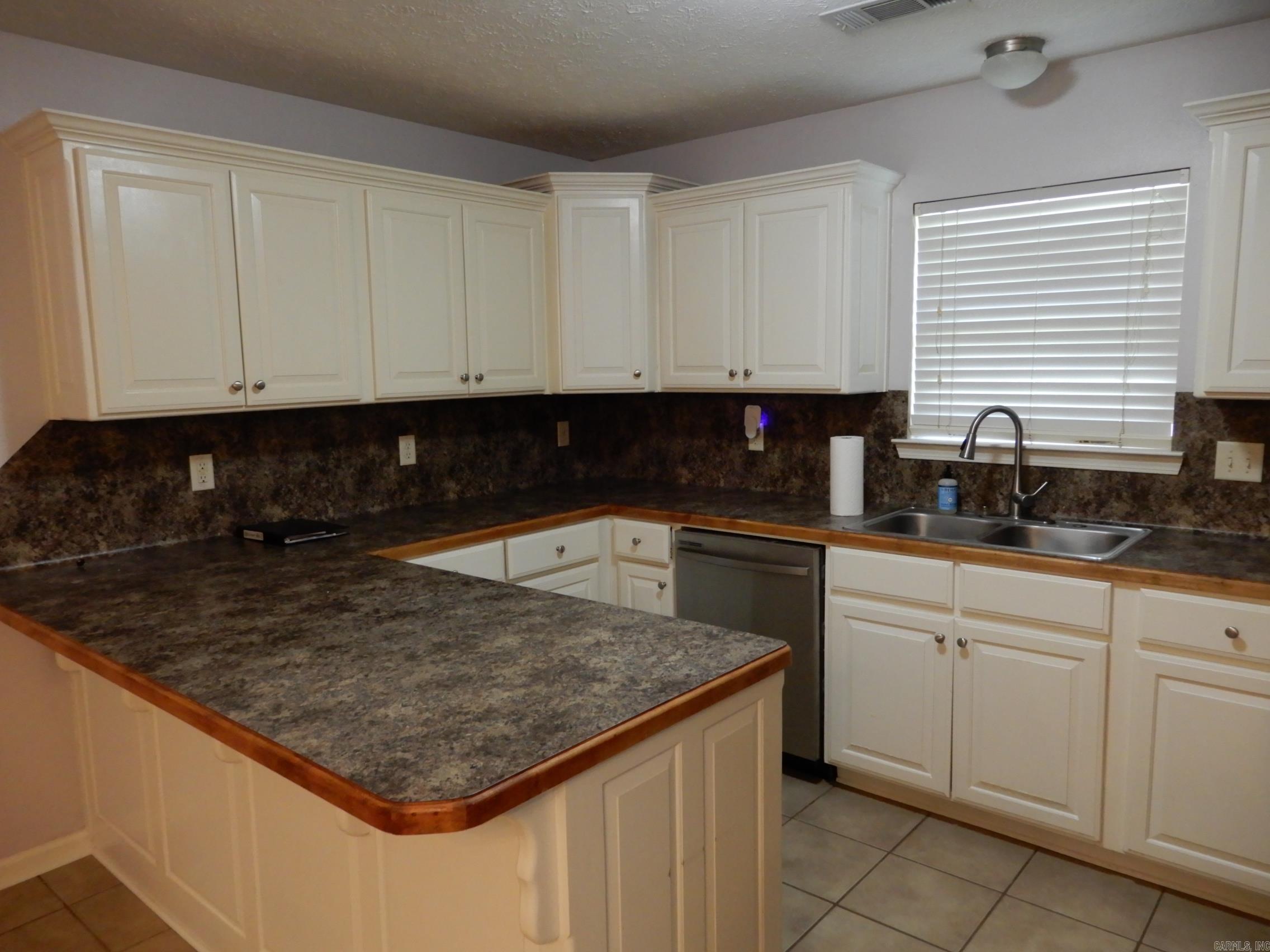 WILLOW LAKE - Residential