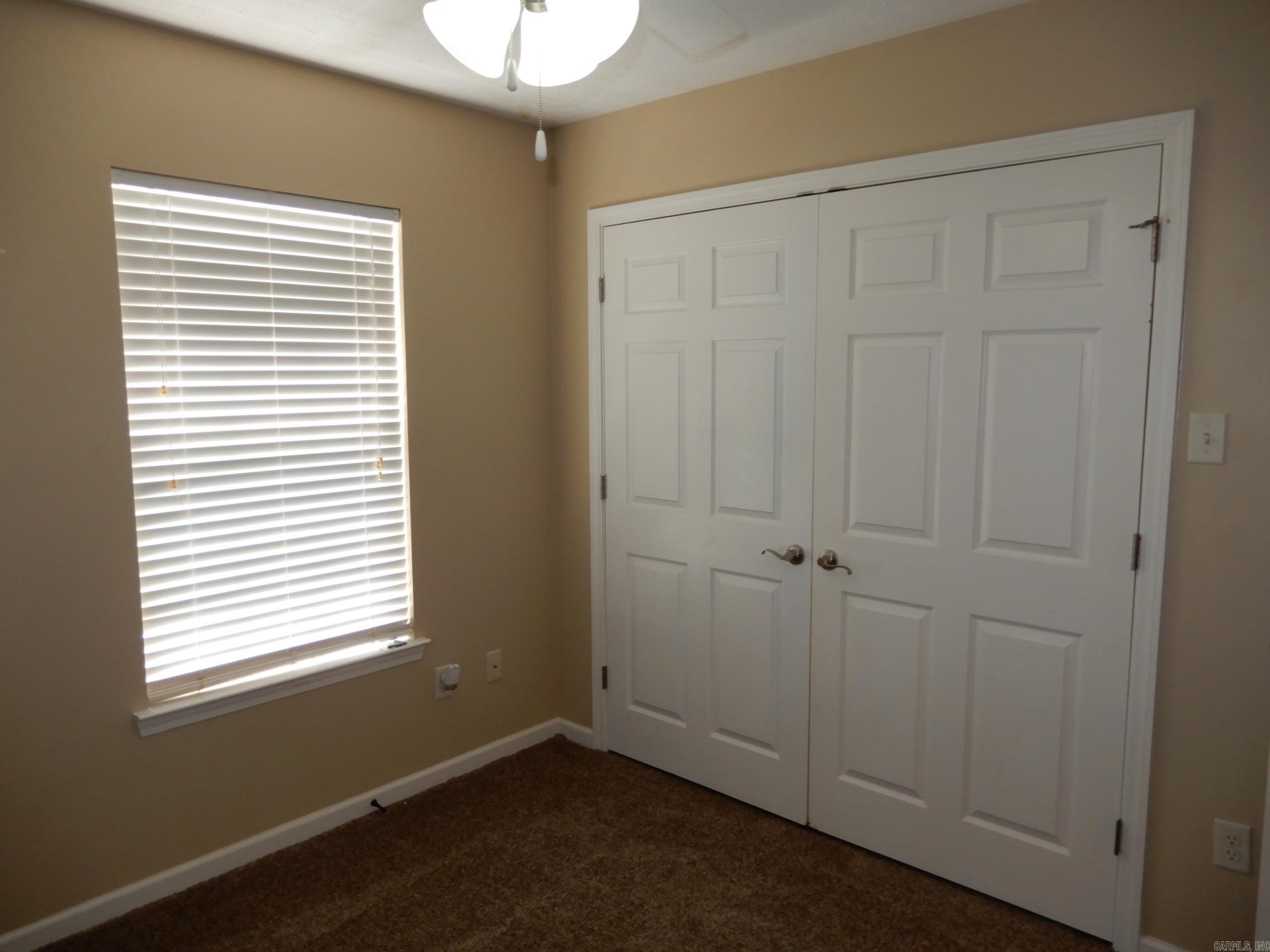 WILLOW LAKE - Residential