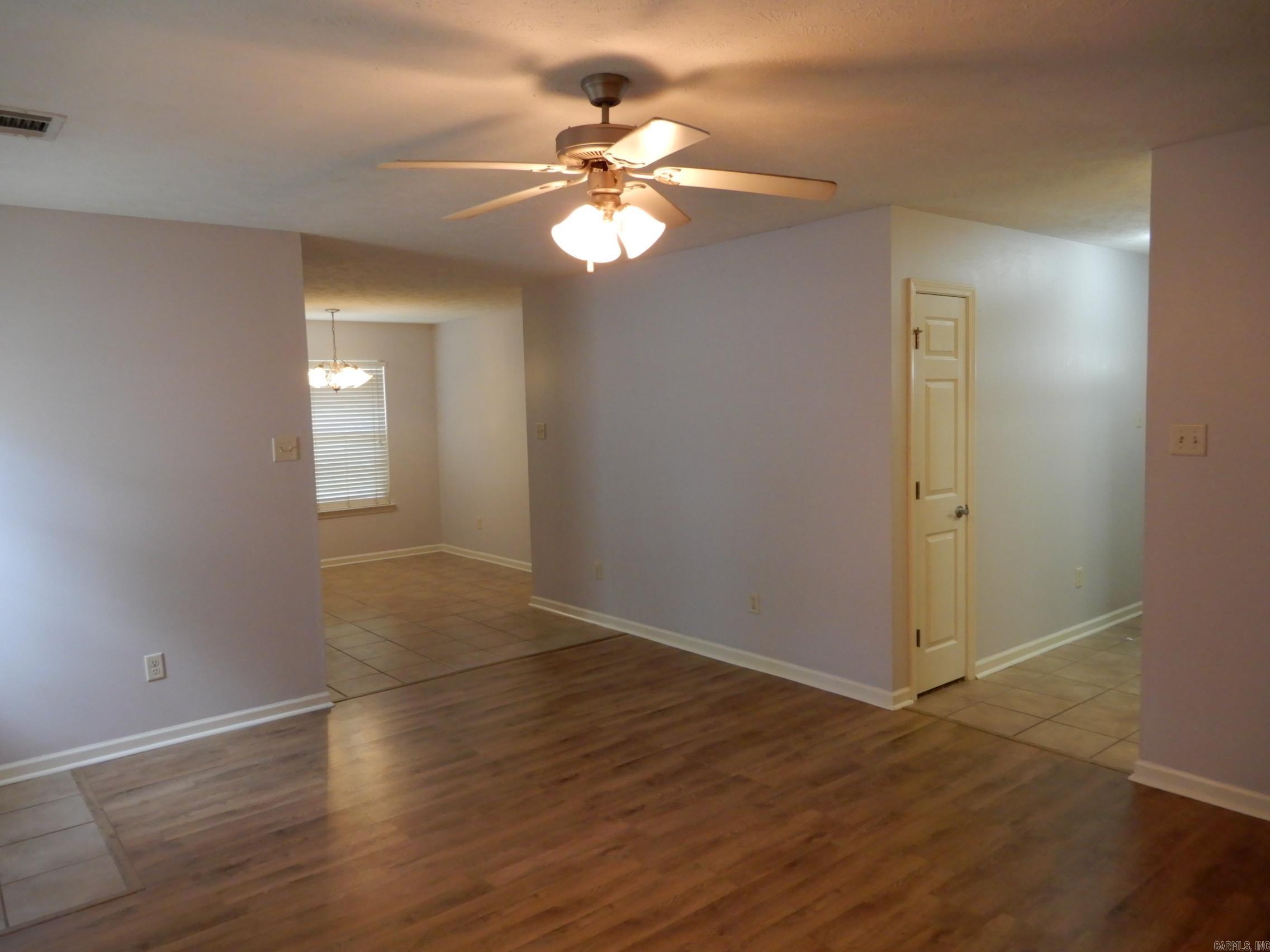 WILLOW LAKE - Residential