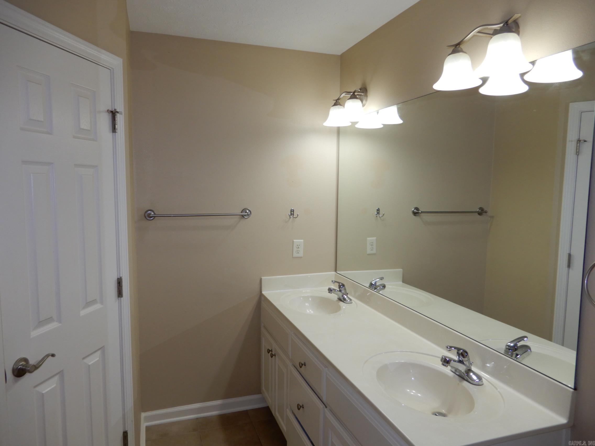 WILLOW LAKE - Residential