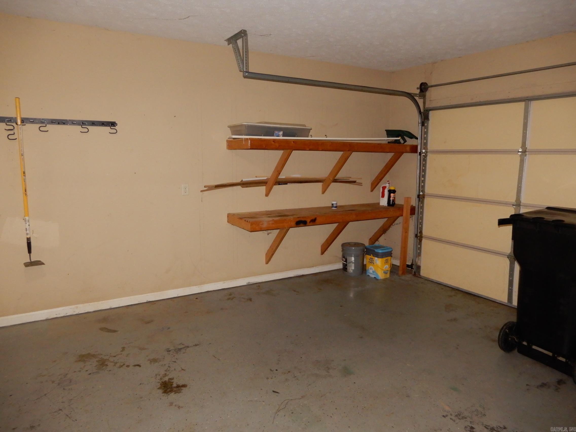 WILLOW LAKE - Residential