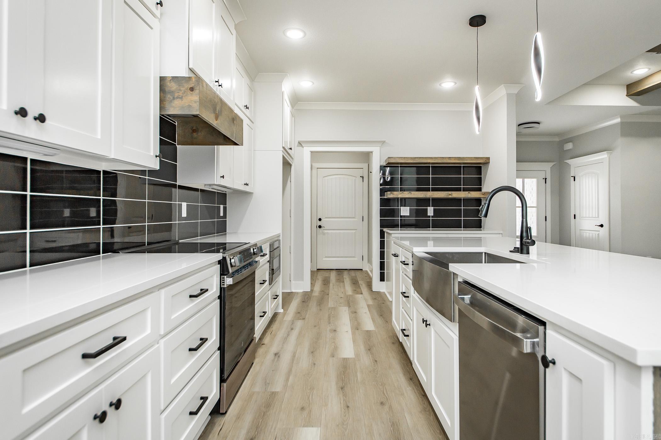 HIDDEN VALLEY ESTATES - Residential