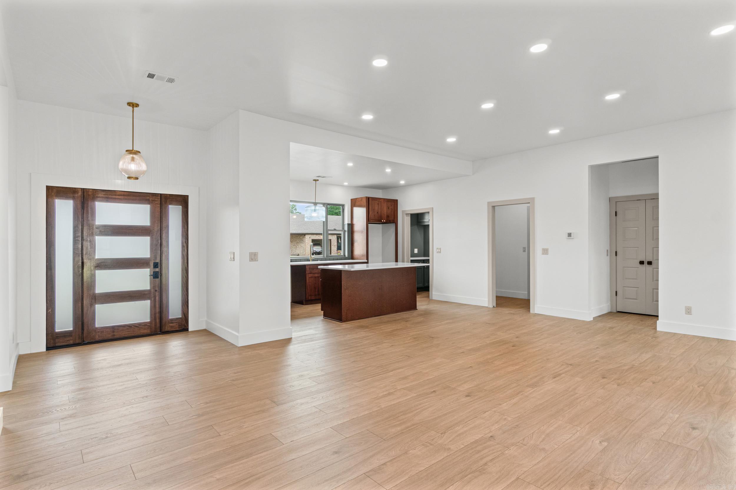 BRIDGES AND THOMPSON - Residential