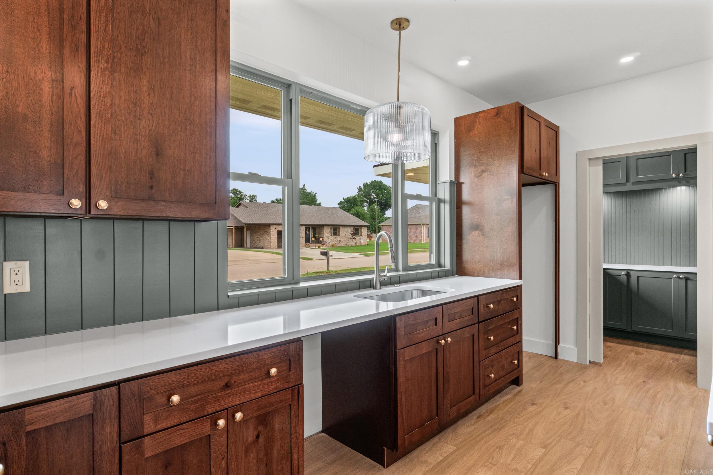 BRIDGES AND THOMPSON - Residential