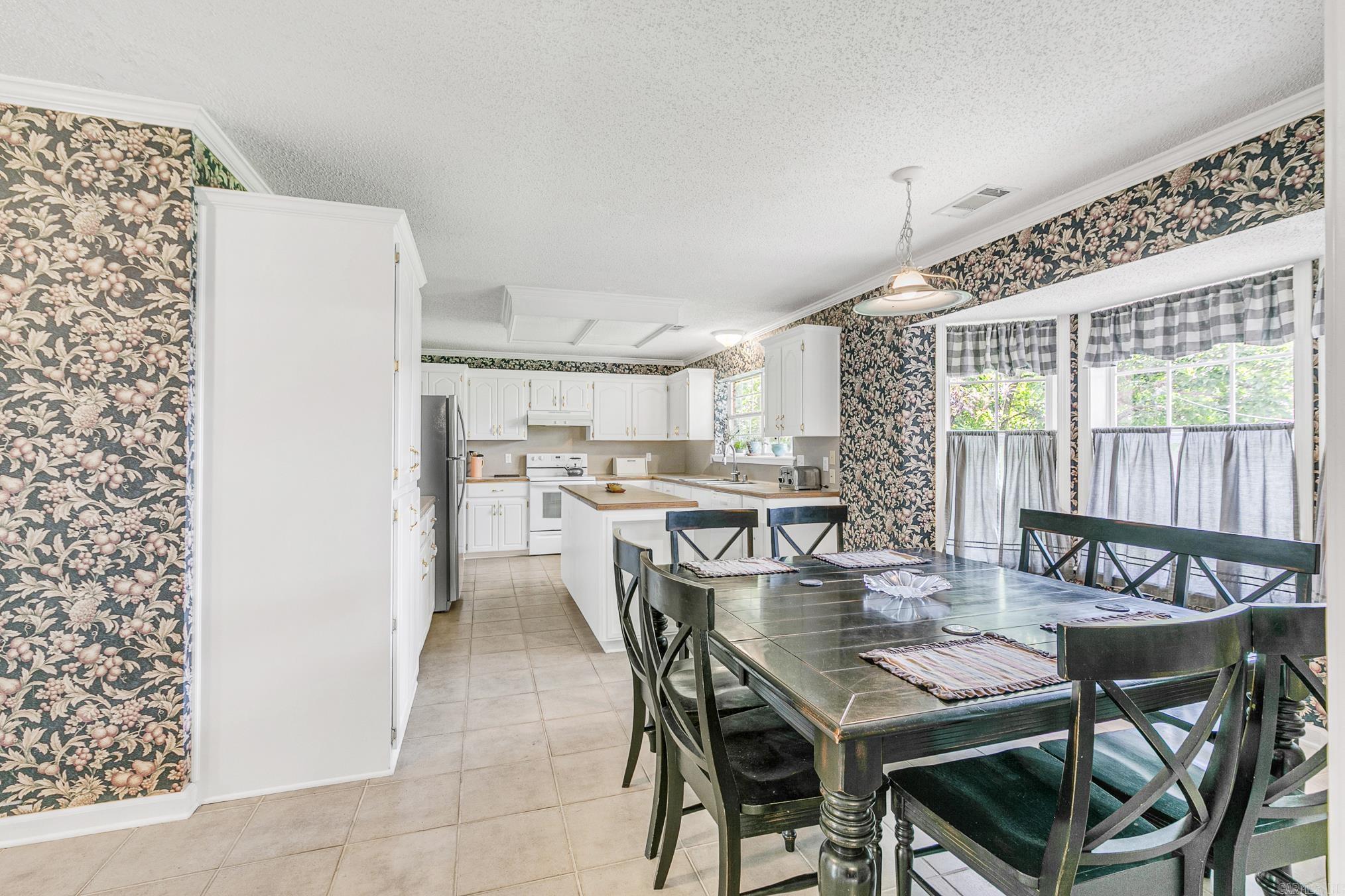 BRENTWOOD - Residential