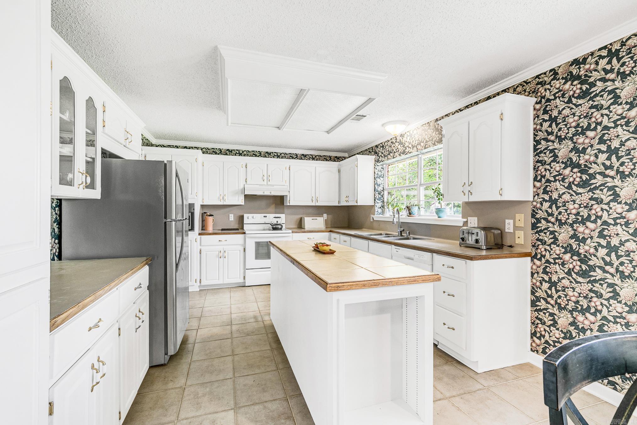 BRENTWOOD - Residential