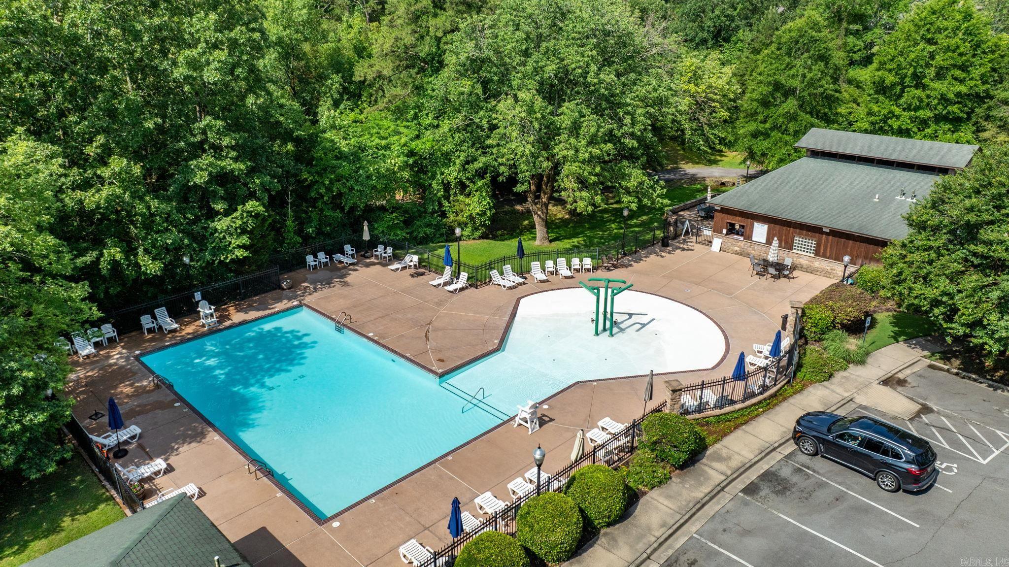 WOODLANDS EDGE - Residential