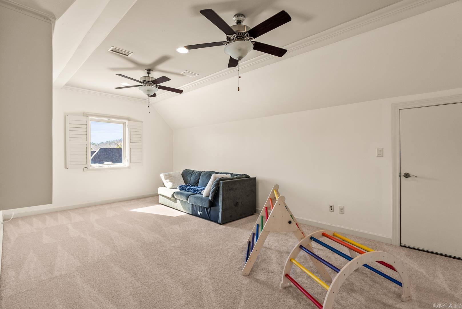 WOODLANDS EDGE - Residential