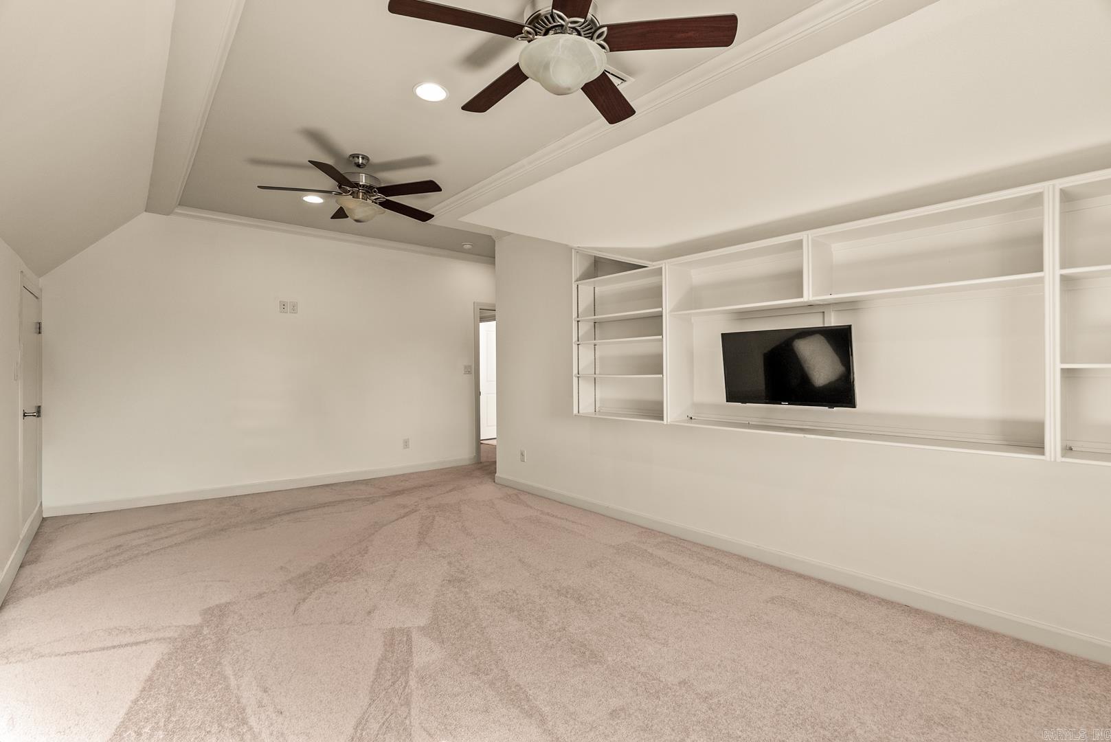 WOODLANDS EDGE - Residential