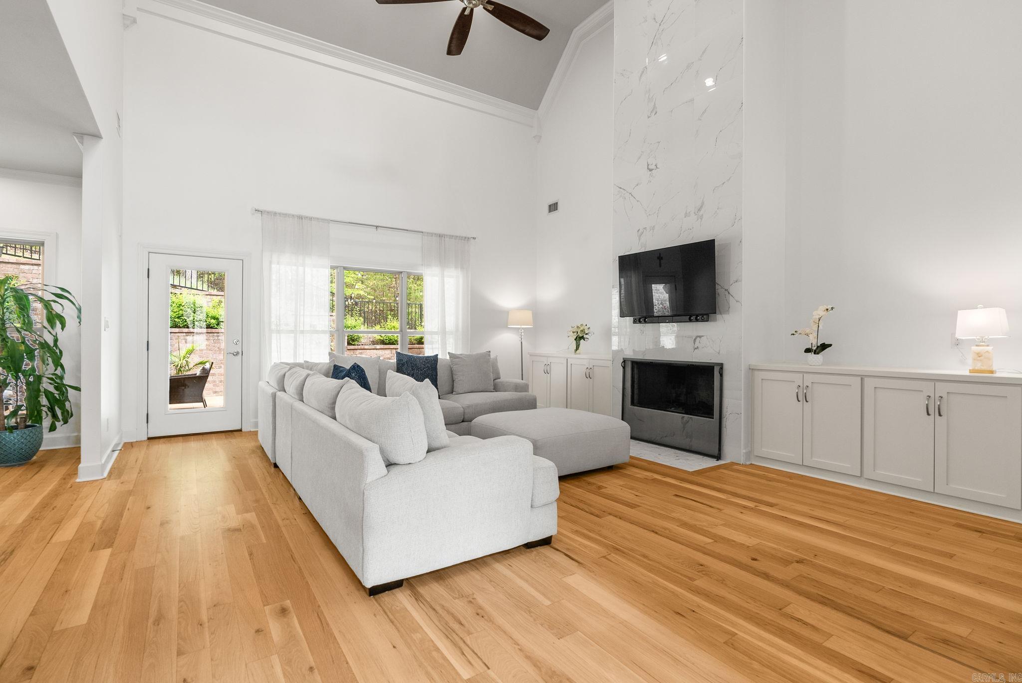 WOODLANDS EDGE - Residential