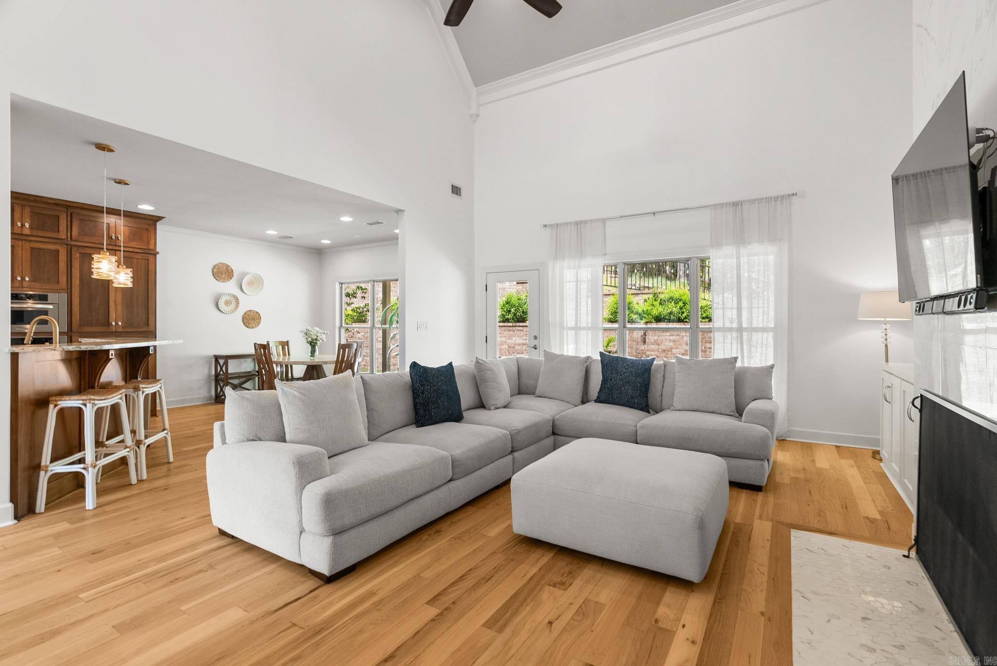 WOODLANDS EDGE - Residential