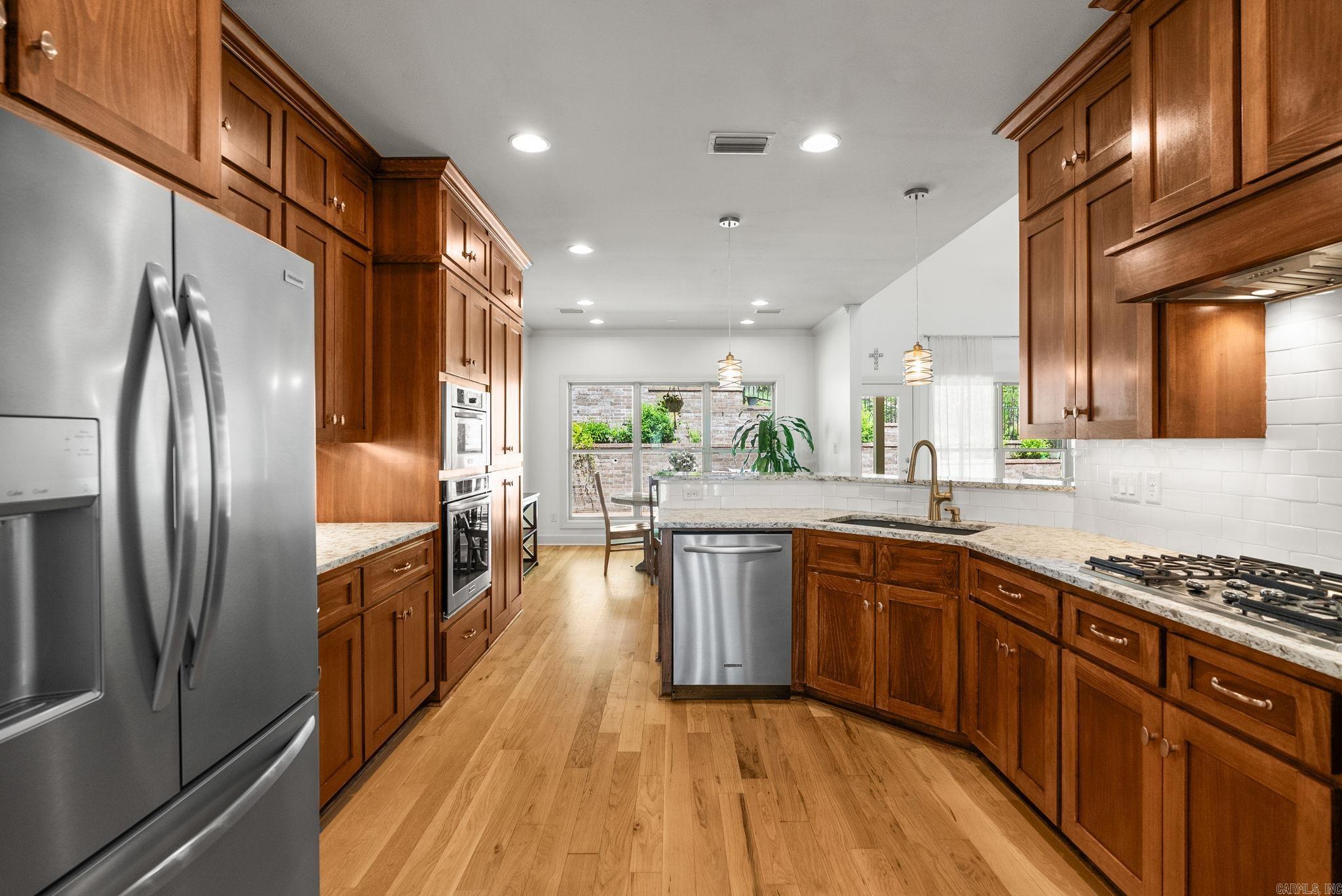 WOODLANDS EDGE - Residential