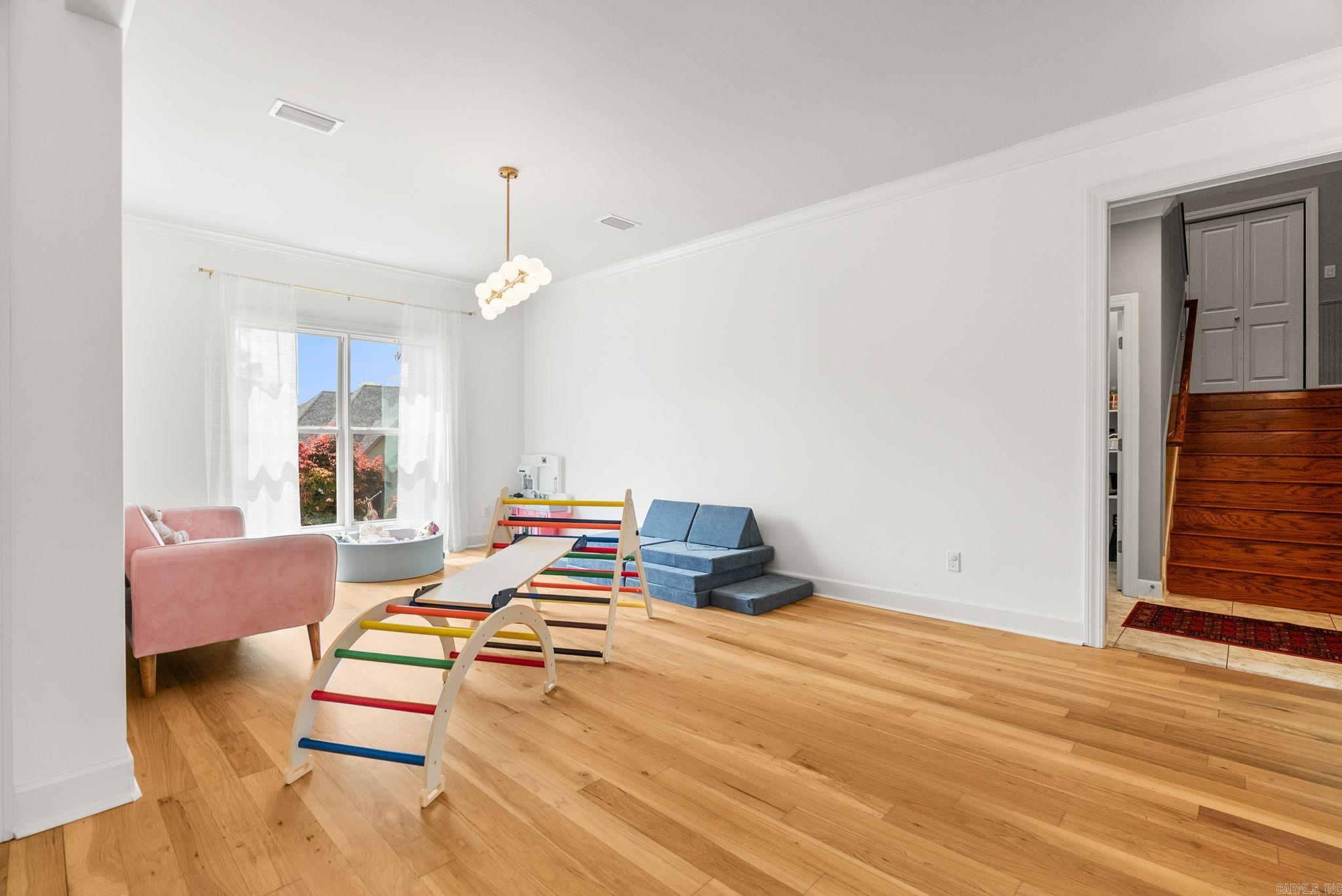 WOODLANDS EDGE - Residential