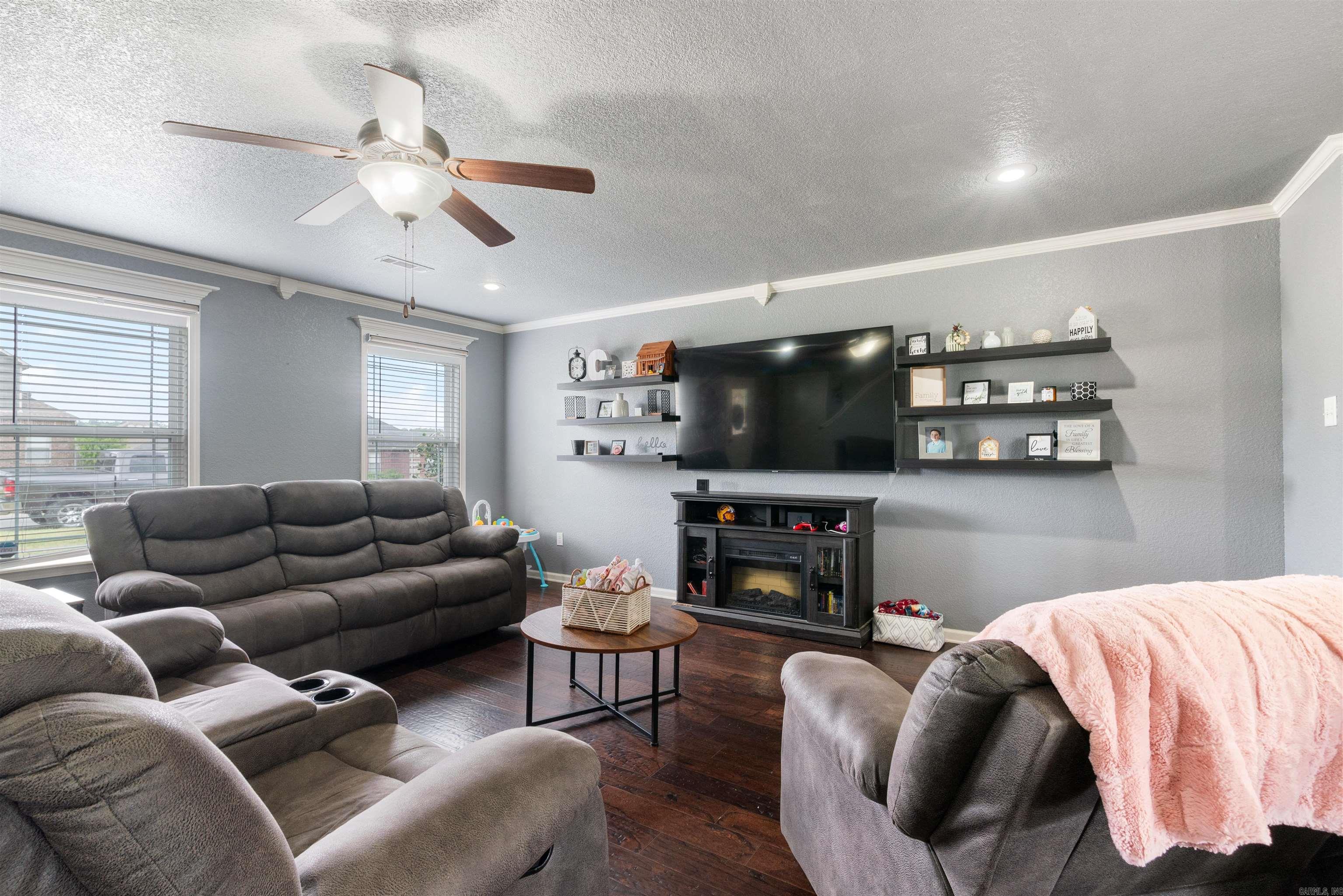 NORTH HILLS - Residential