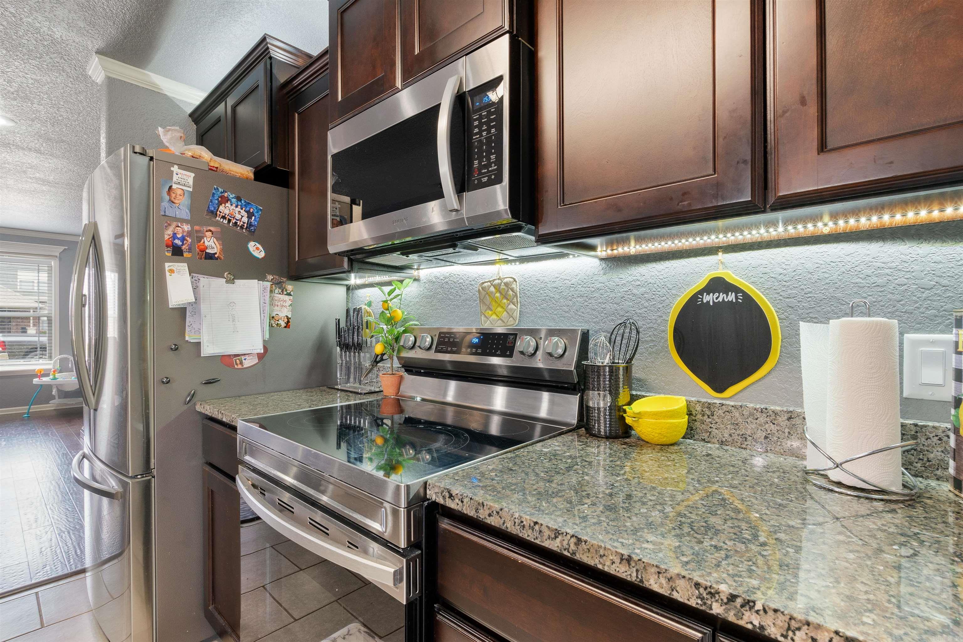 NORTH HILLS - Residential