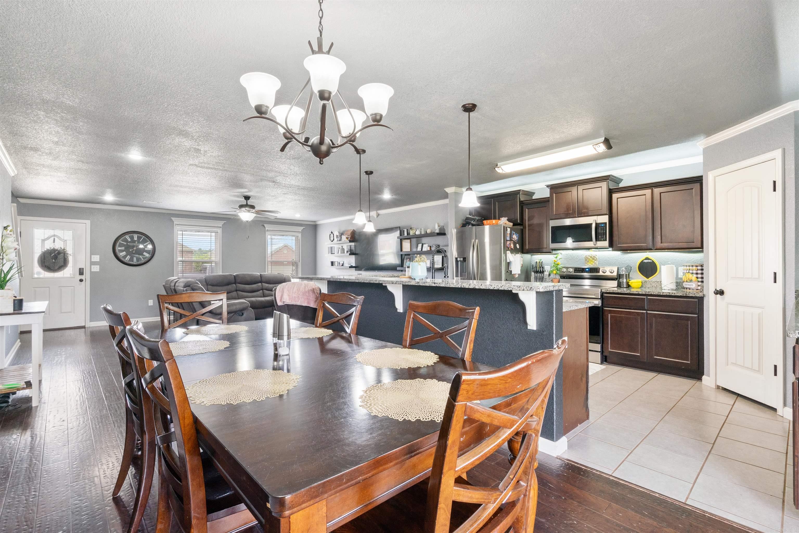 NORTH HILLS - Residential