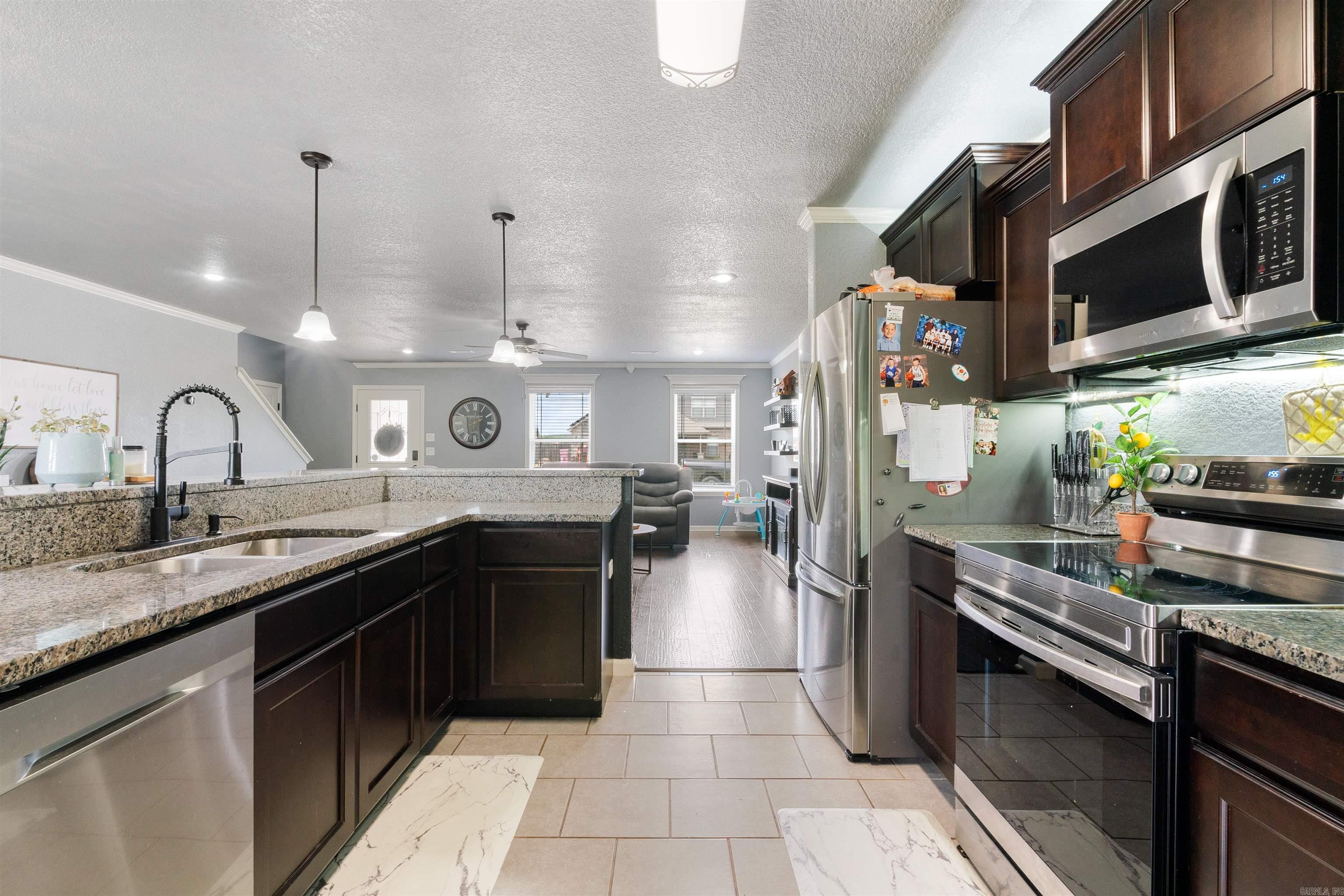 NORTH HILLS - Residential