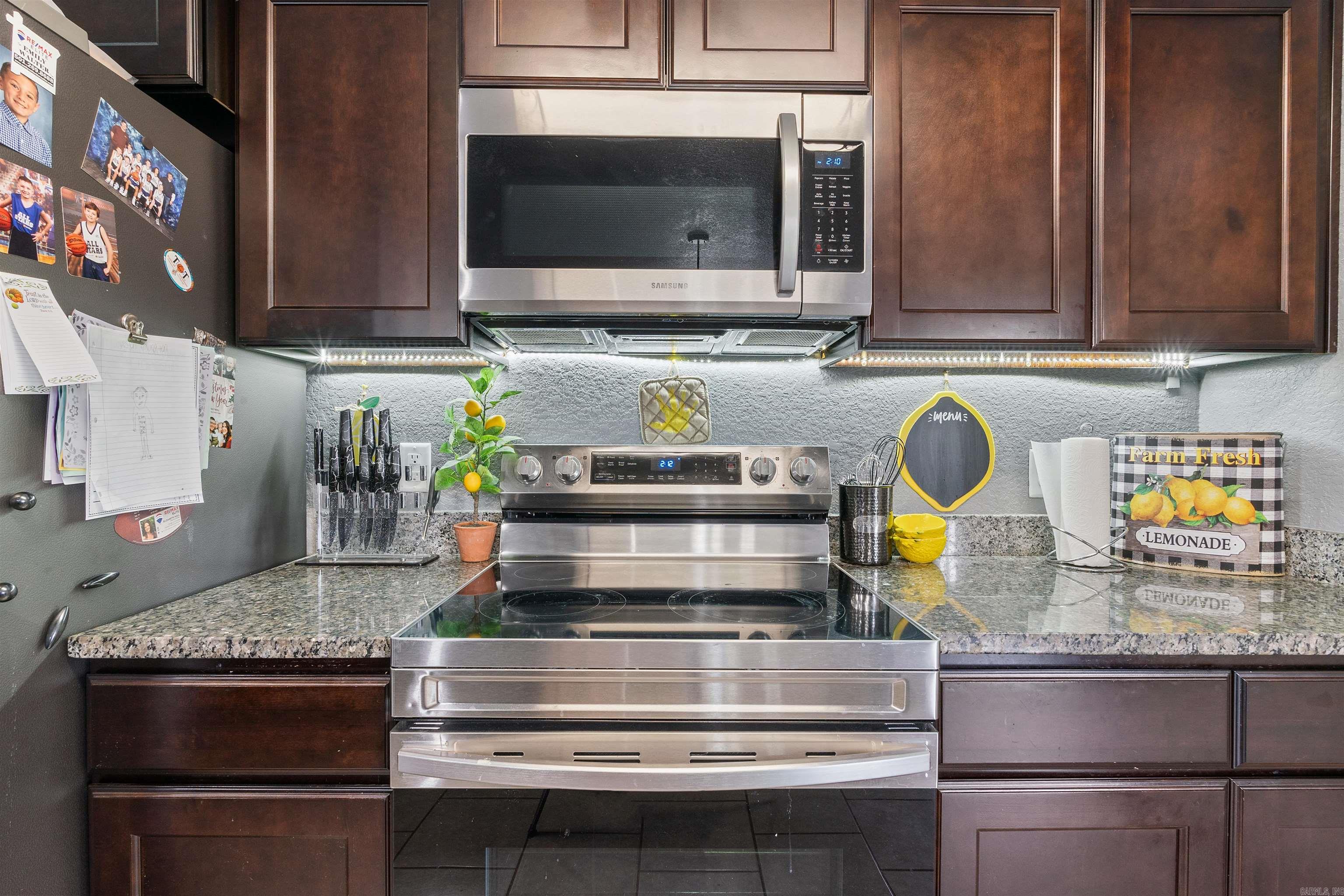 NORTH HILLS - Residential