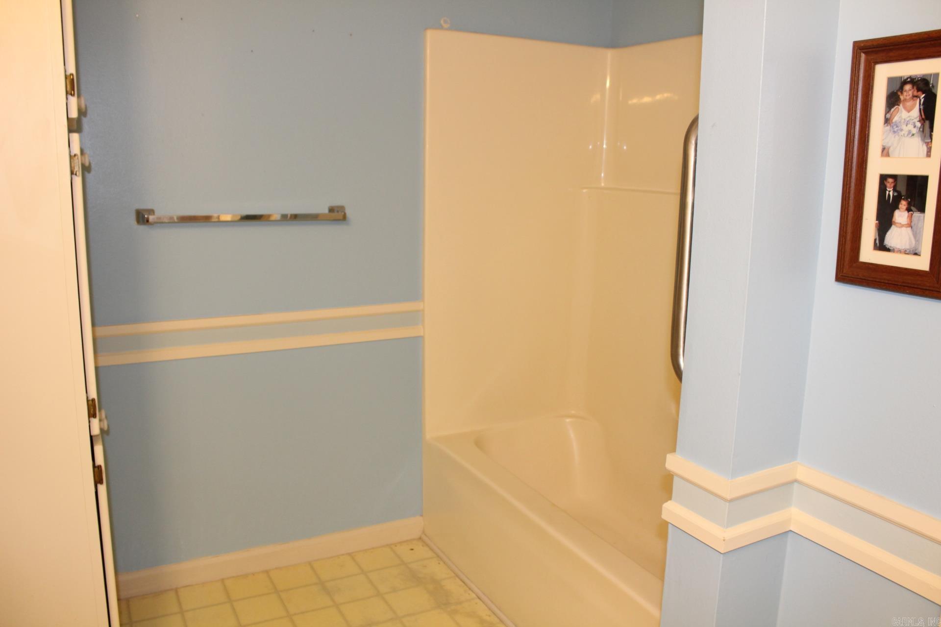 River Oaks Commons - Residential