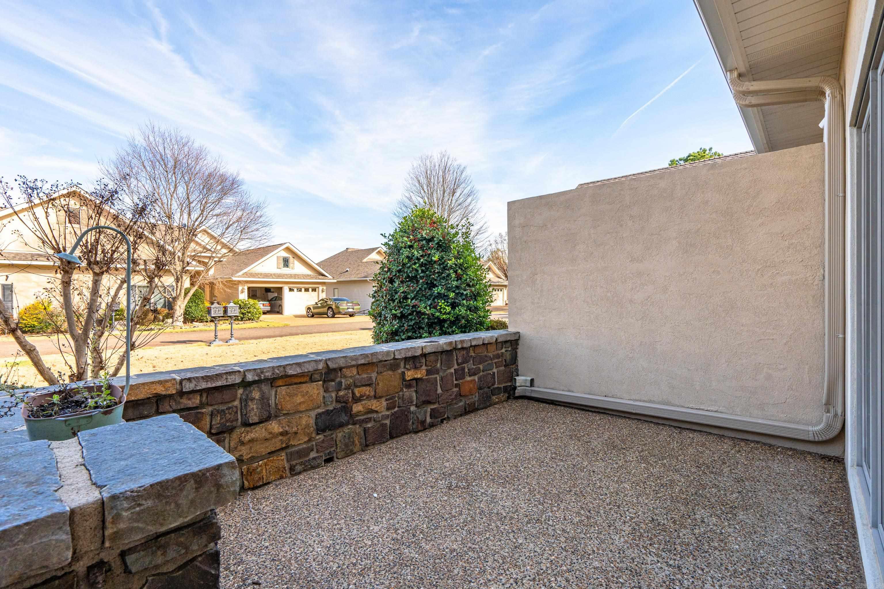 DIVINO COURTS - Residential